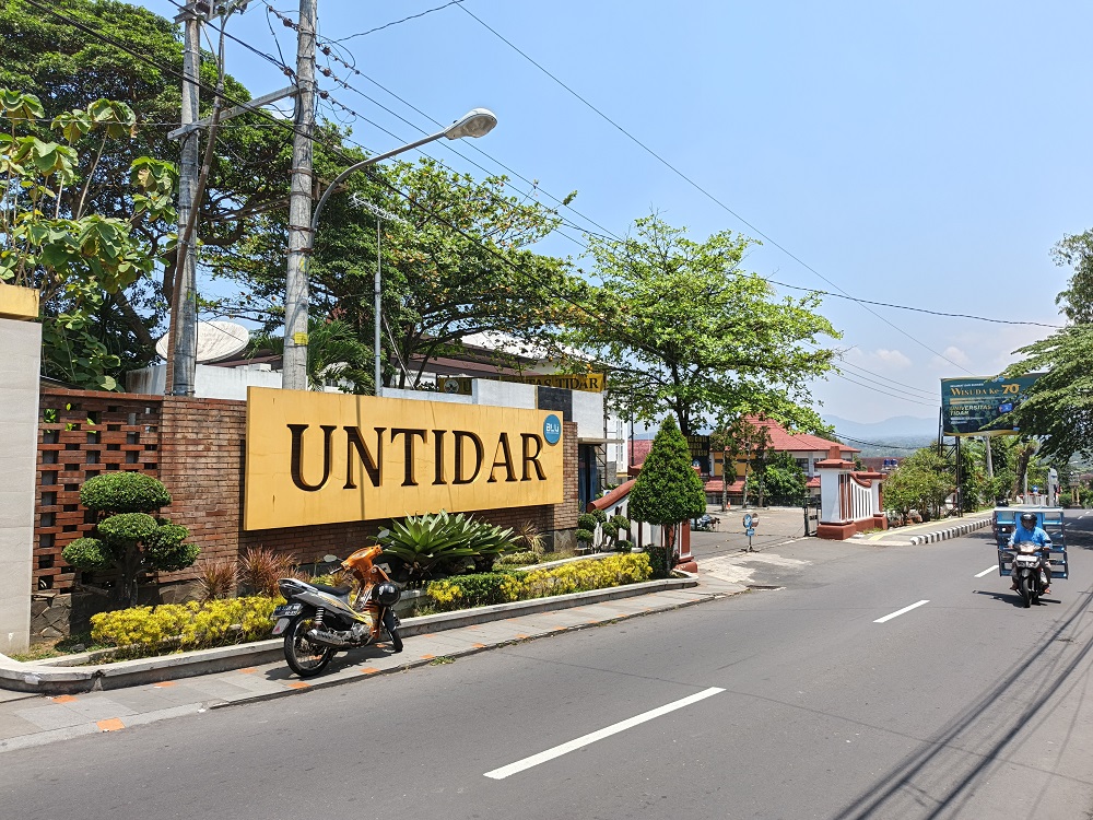 Suasana di kampus Universitas Tidar (Untidar) Magelang yang tampak sepi, Senin (1/9/2025).