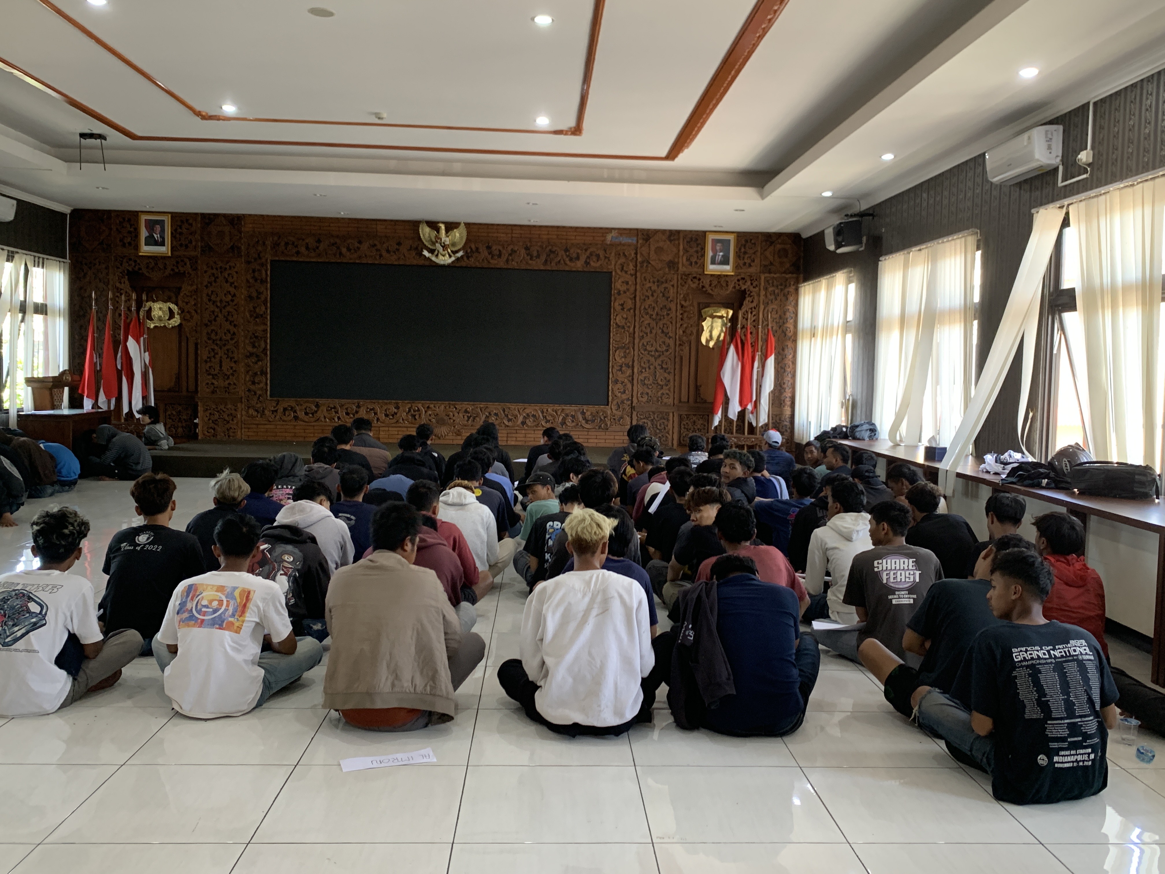 Sebanyak 99 orang diamankan dalam aksi yang berlangsung di kawasan DPRD Temanggung, Senin (1/9/2025).