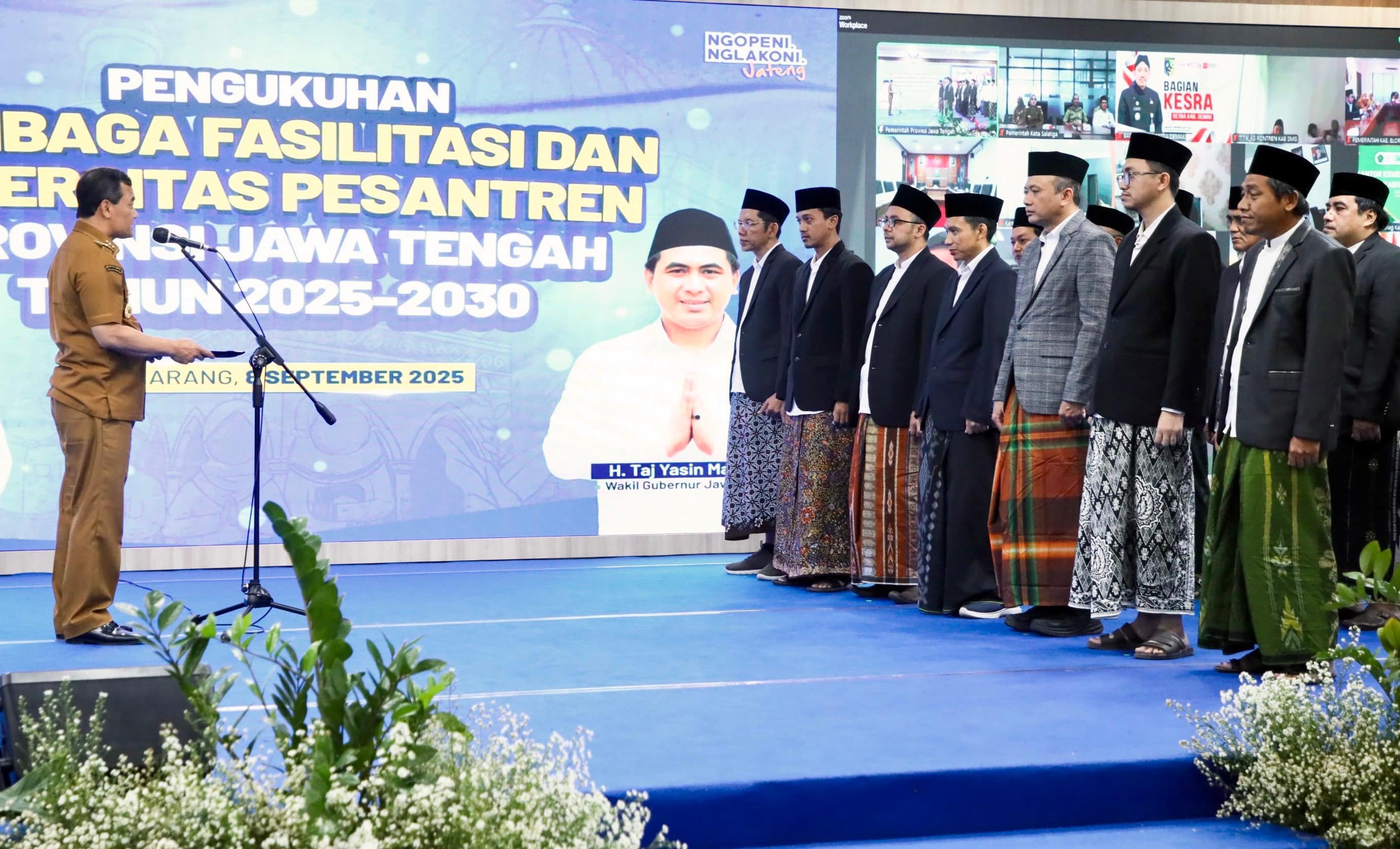 Gubernur Jawa Tengah Ahmad Luthfi ketika mengukuhkan LFSP di gedung Gradhika Bhakti Praja, Senin (8/9/2025).