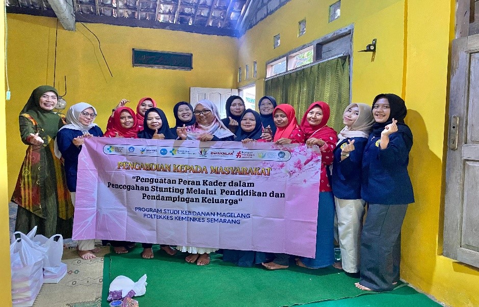 Tim pengabdian masyarakat Prodi Kebidanan Magelang Poltekkes Kemenkes Semarang mengadakan pengabdian di Desa Salam Kecamatan Salam Kabupaten Magelang.