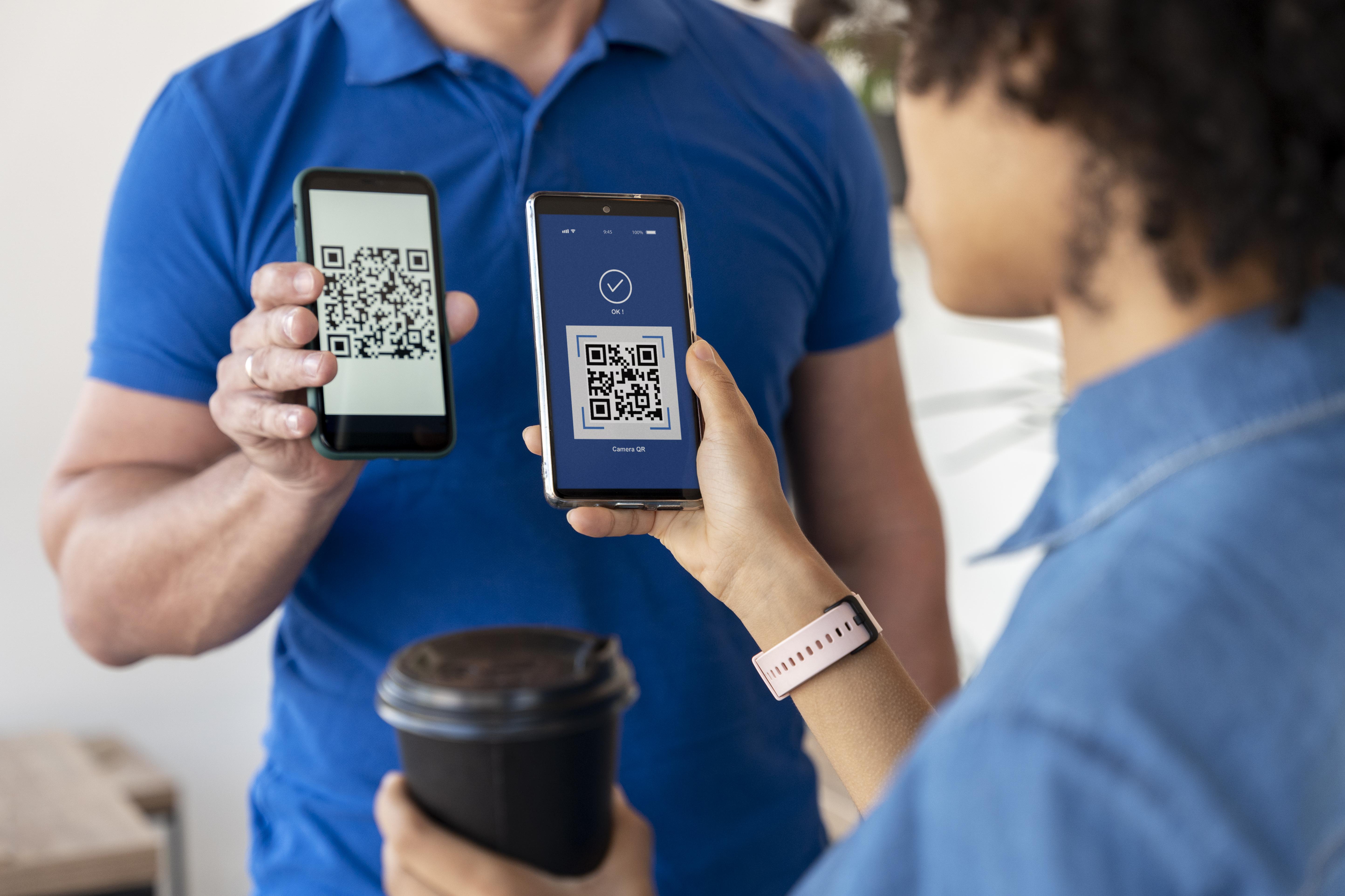 ilustrasi membayar melalui scan QRIS