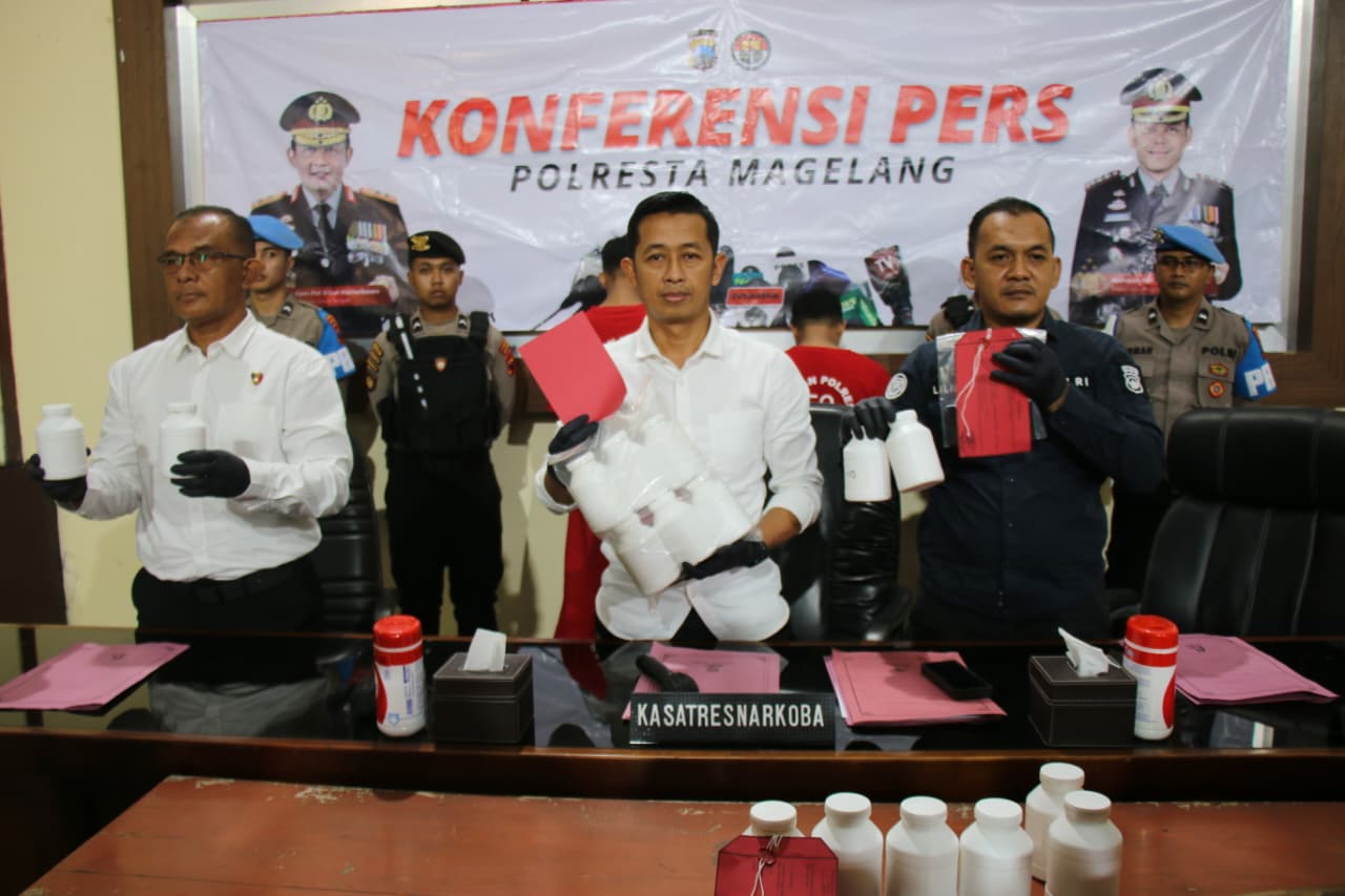 Satresnarkoba Polresta Magelang amankan 16.000 butir pil sapi dari dua tersangka