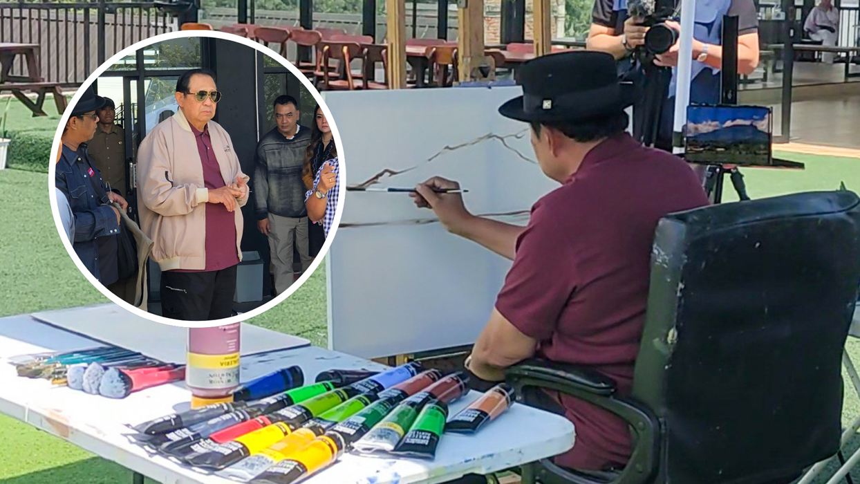 Susilo Bambang Yudhoyono Melukis di Andong Valley Magelang
