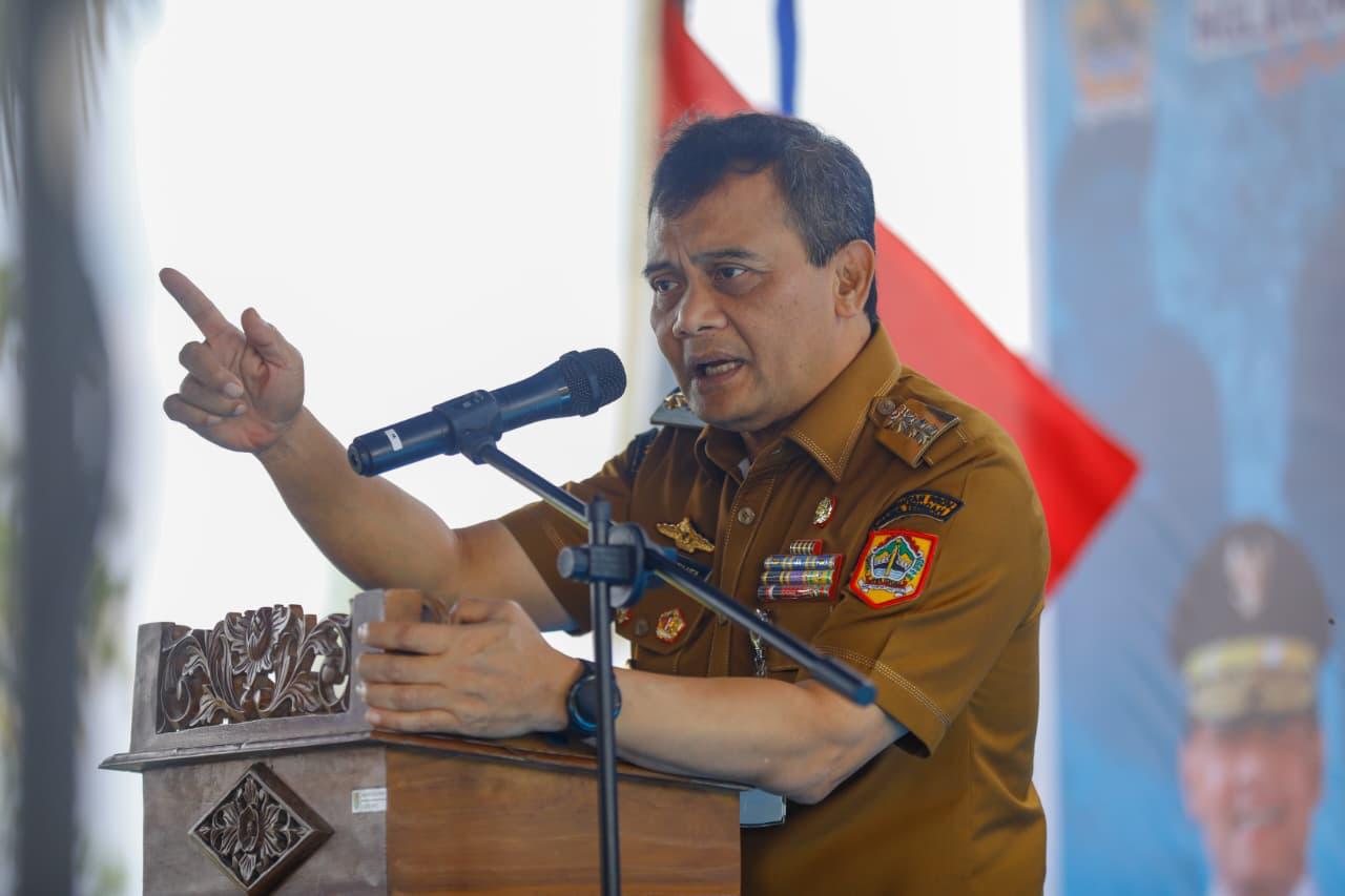 Gubernur Jawa Tengah Ahmad Luthfi memantau kasus ambruknya gedung atap teras pemkab Brebes.