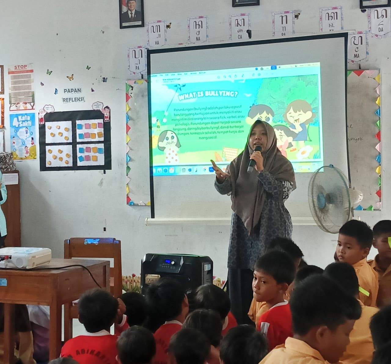Tim pengabdian masyarakat FKIP Untidar melaksanakan sosialisasi pencegahan bullying di SD Negeri Adikarto 1, Kecamatan Muntilan, Kabupaten Magelang (11/9/2025).