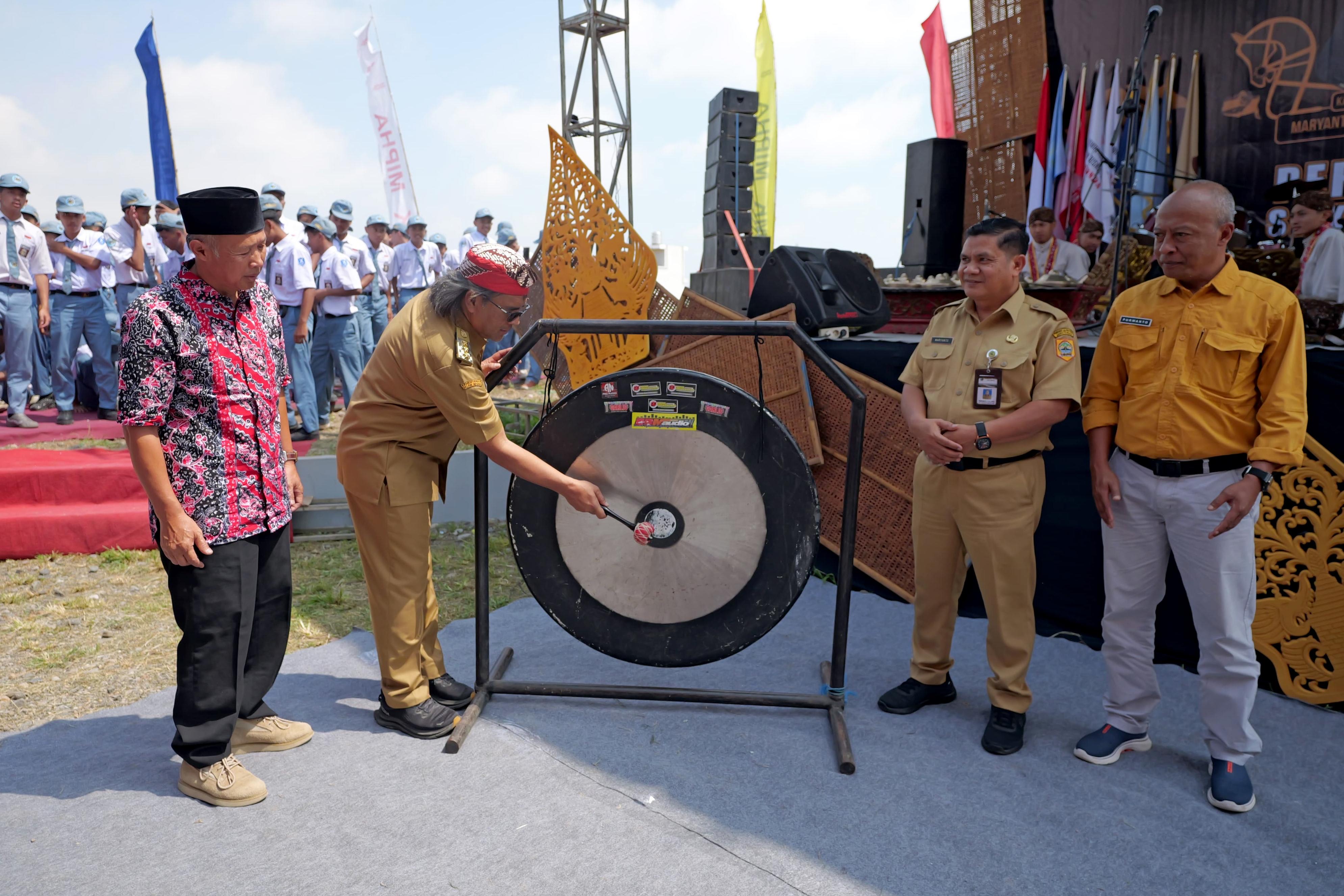 Peresmian gedung baru SMK Mipha Parakan oleh Bupati Temanggung Agus Setyawan, Senin (22/9/2025).