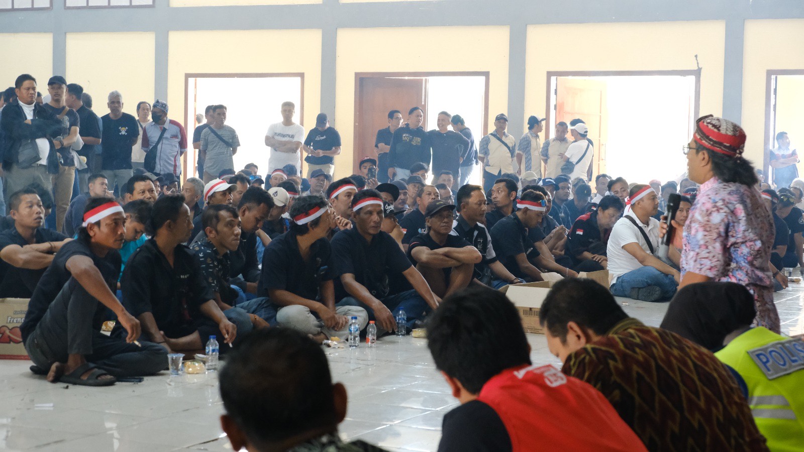 Sopir angkot di Temanggung menggelar aksi demo damai dengan sejumlah tuntutan, Selasa (23/9/2025).