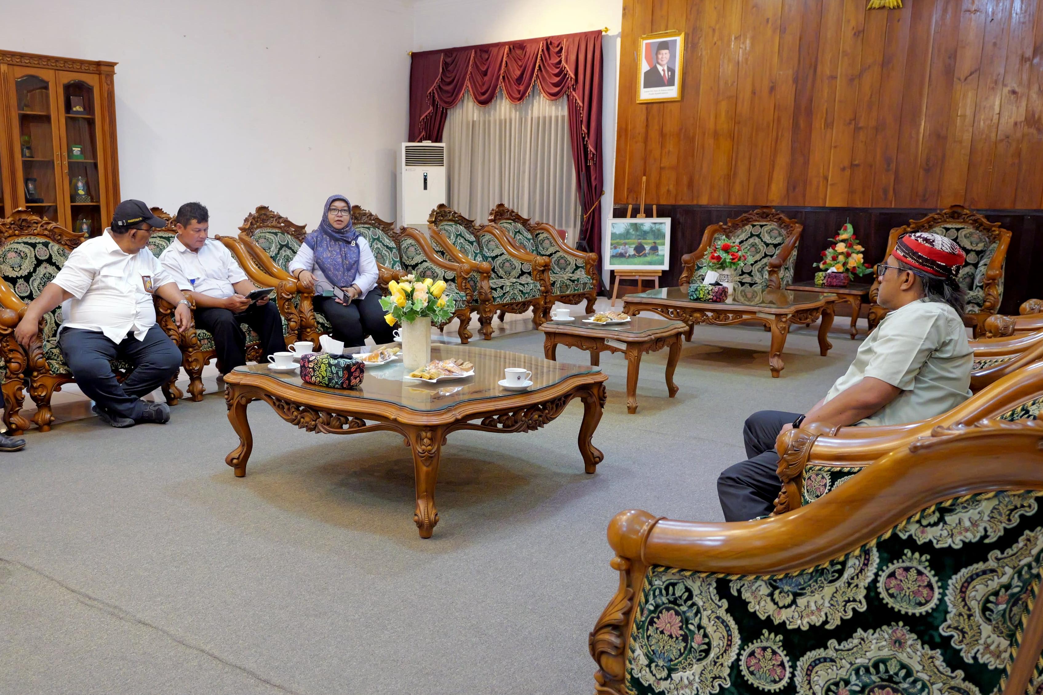 Kepala Balai Besar Wilayah Sungai (BBWS) Serayu Opak, Maryadi Utama, silaturahmi ke Bupati Temanggung, Senin malam (22/9/2025).