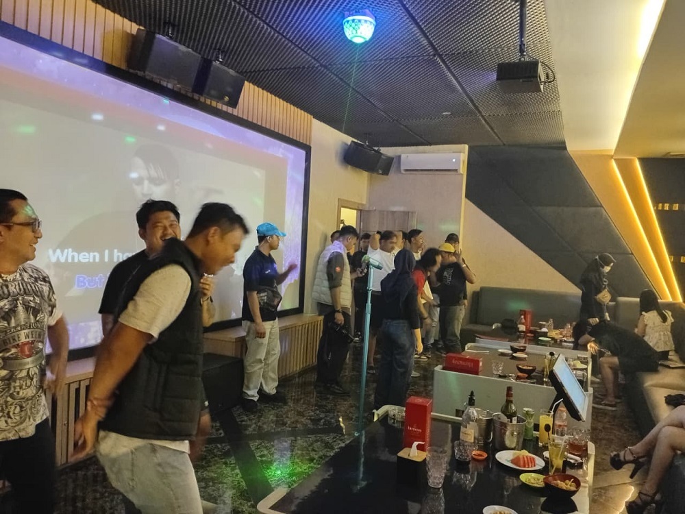 Petugas gabungan menggelar&nbsp;razia narkoba ke dua tempat karaoke di Kabupaten Magelang.&nbsp;  &nbsp;