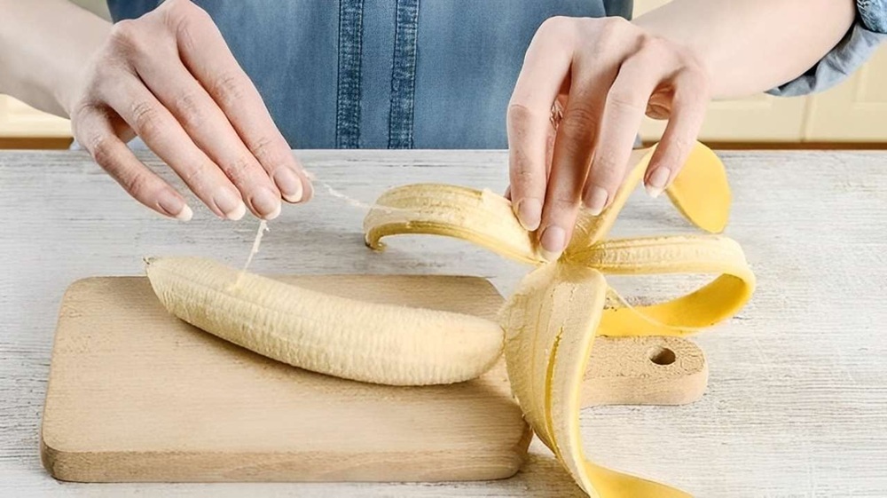 Phloem bundles adalah benang-benang tipis yang ada pada pisang