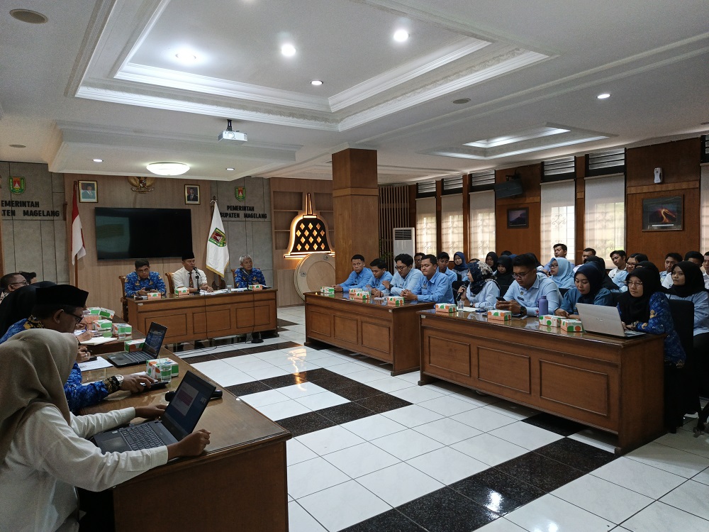 Rapat koordinasi Pemkab Magelang dengan Kepala Dapur SPPG Magelang, Rabu (1/10/2025).