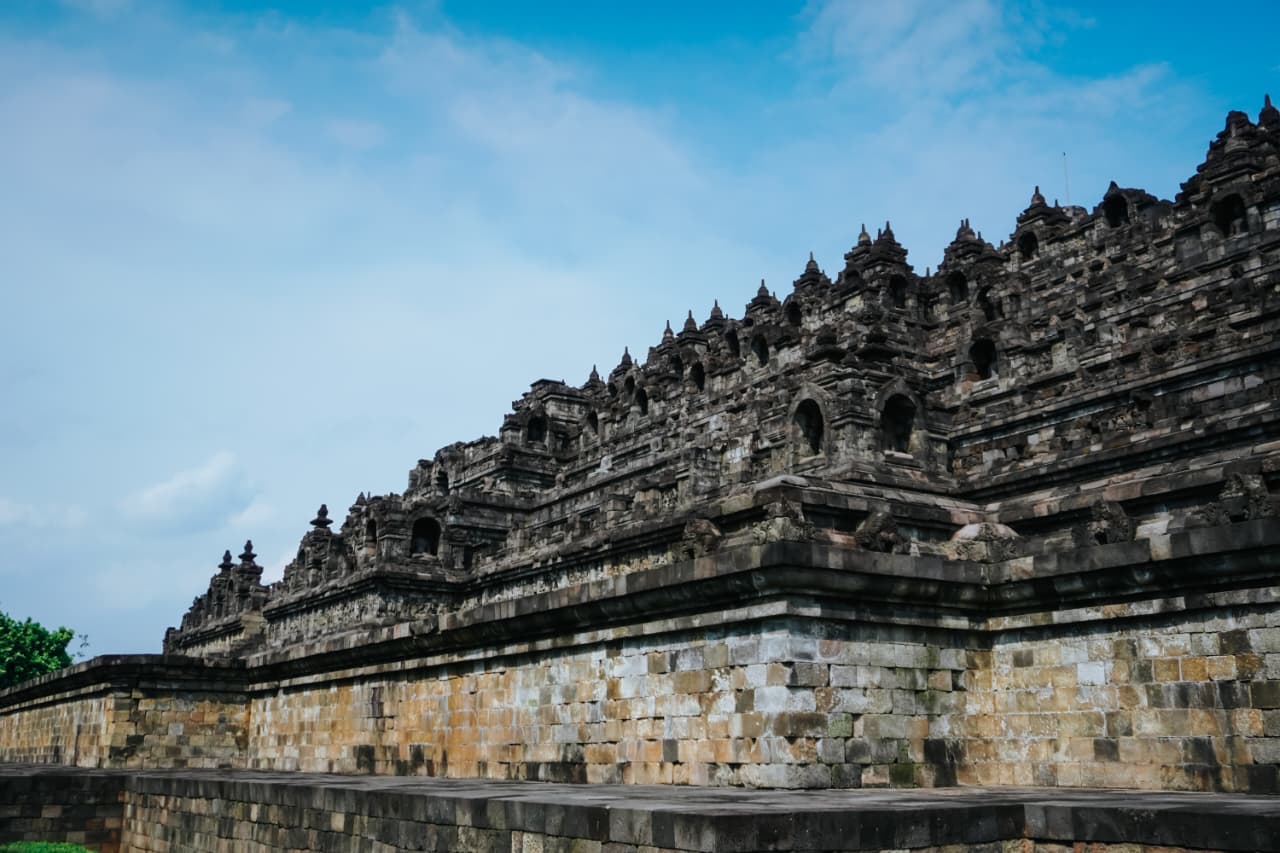 Candi Borobudur akan menjadi panggung budaya spektakuler saat Borobudur Moon Perdana 2025 berlangsung di bawah cahaya bulan purnama.