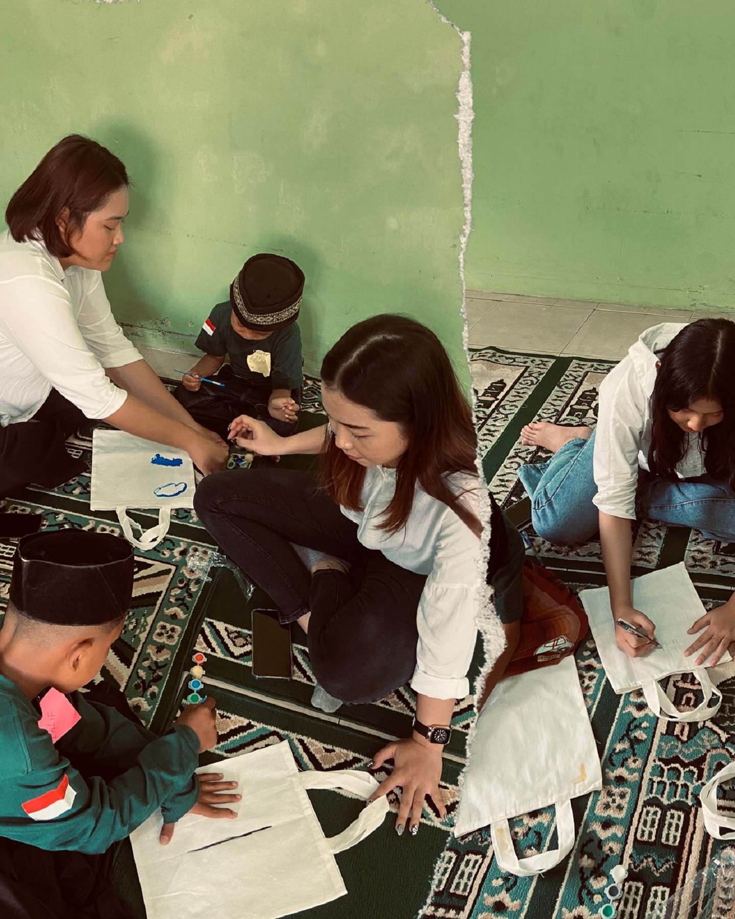 Anak-anak Panti Asuhan Omah Katresnan sedang melukis tote bag dengan konsep bebas sesuai kreativitas dengan dibimbing oleh para relawan