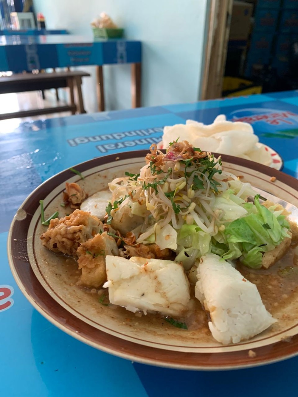 Seporsi kupat tahu Pak Pangat, Magelang