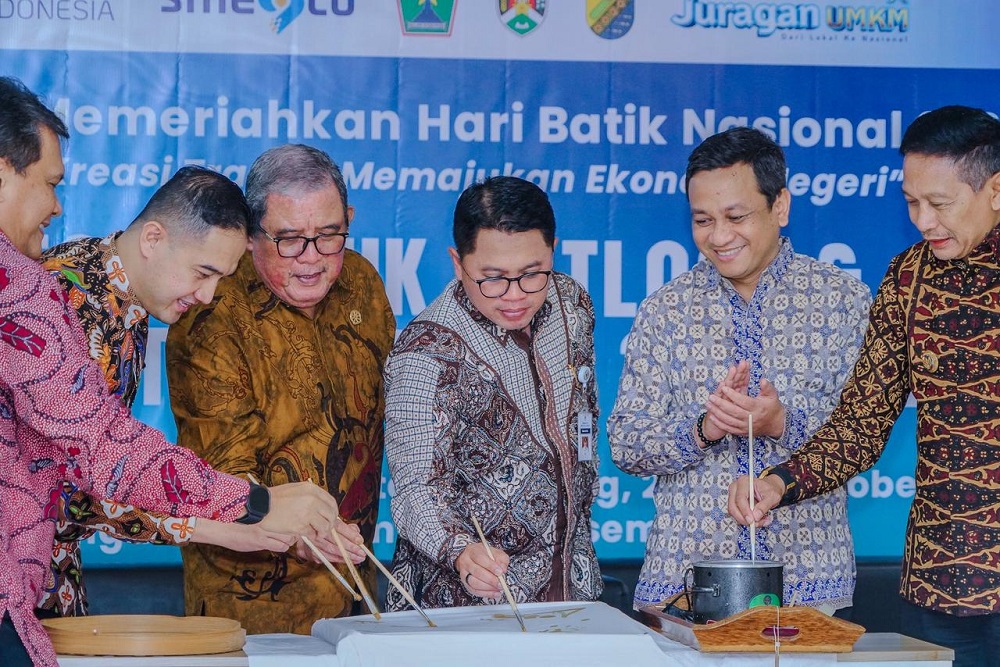 Batik magelangan diluncurkan bersama dua kota lain, Malang dan Pekalongan,&nbsp;di Gedung Smesco Kementerian Koperasi dan UMKM, Jakarta, Kamis (2/10/2025).