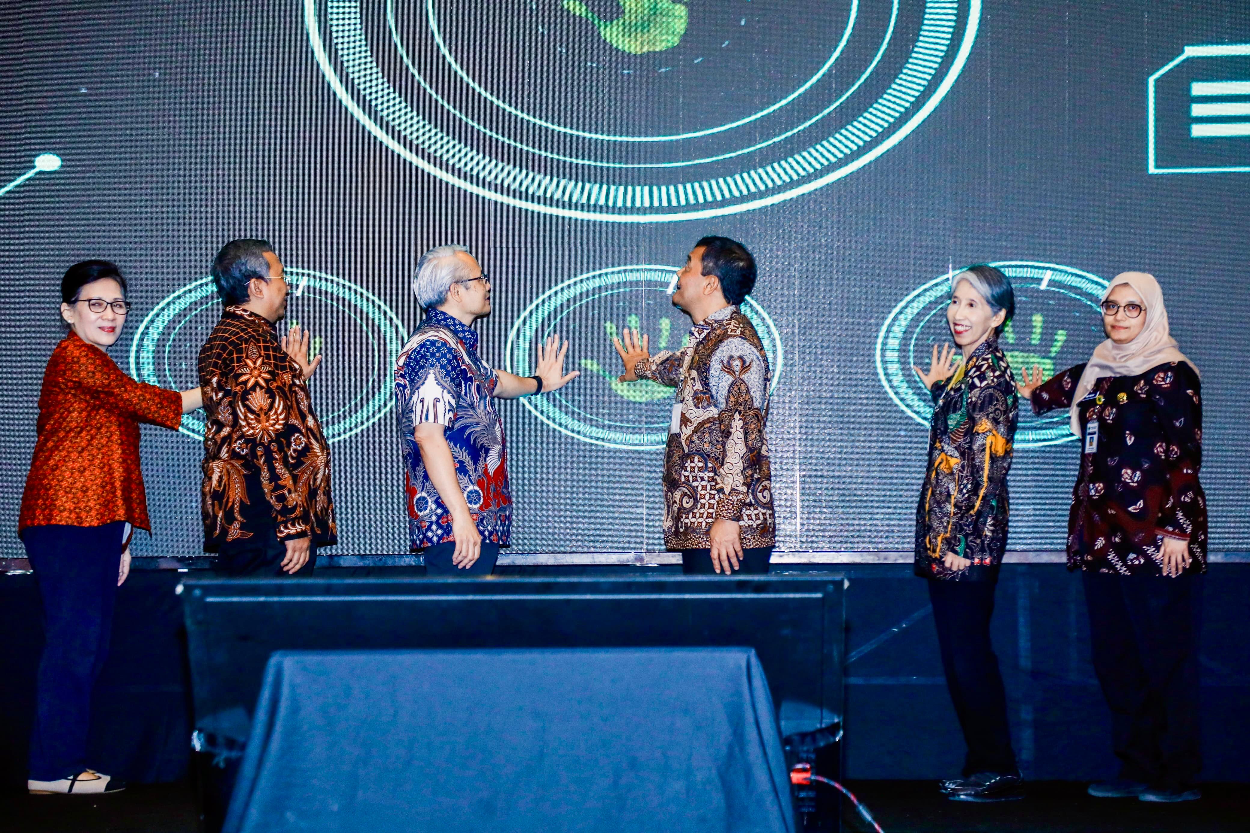 Gubernur Jawa Tengah Ahmad Luthfi melaunching program Speling Melesat dan TB Express. Program tersebut untuk mengakselerasi penurunan kasus TBC.