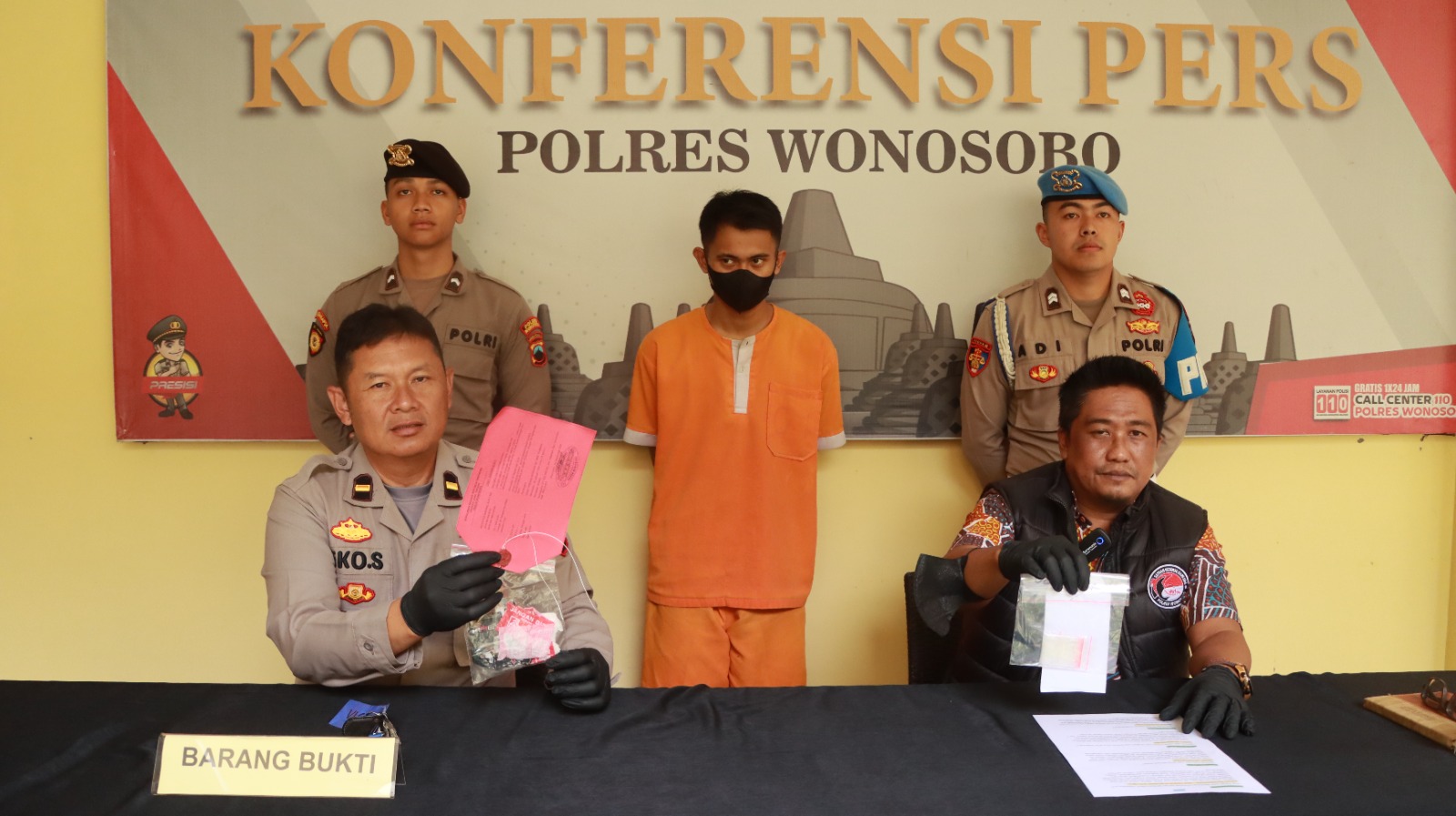 Tersangka pengedar sabu warg Kertek ditangkap Satresnarkoba Polres Wonosobo.