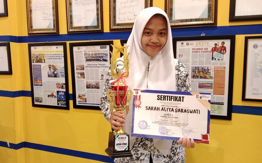 Sarah Aliya Saraswati juara 2 lomba cipta dan baca puisi Gebyar Literasi Tingkat Karesidenan Kedu, Sabtu (27/9/2025) lalu.