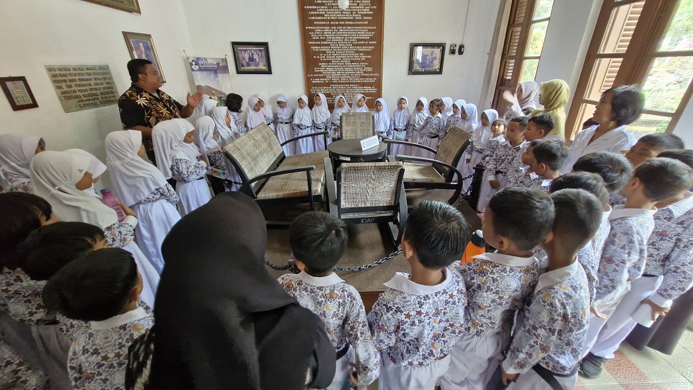 Para pelajar antusias mengunjungi Festival Museum Sudirman, Rabu (8/10/2025).