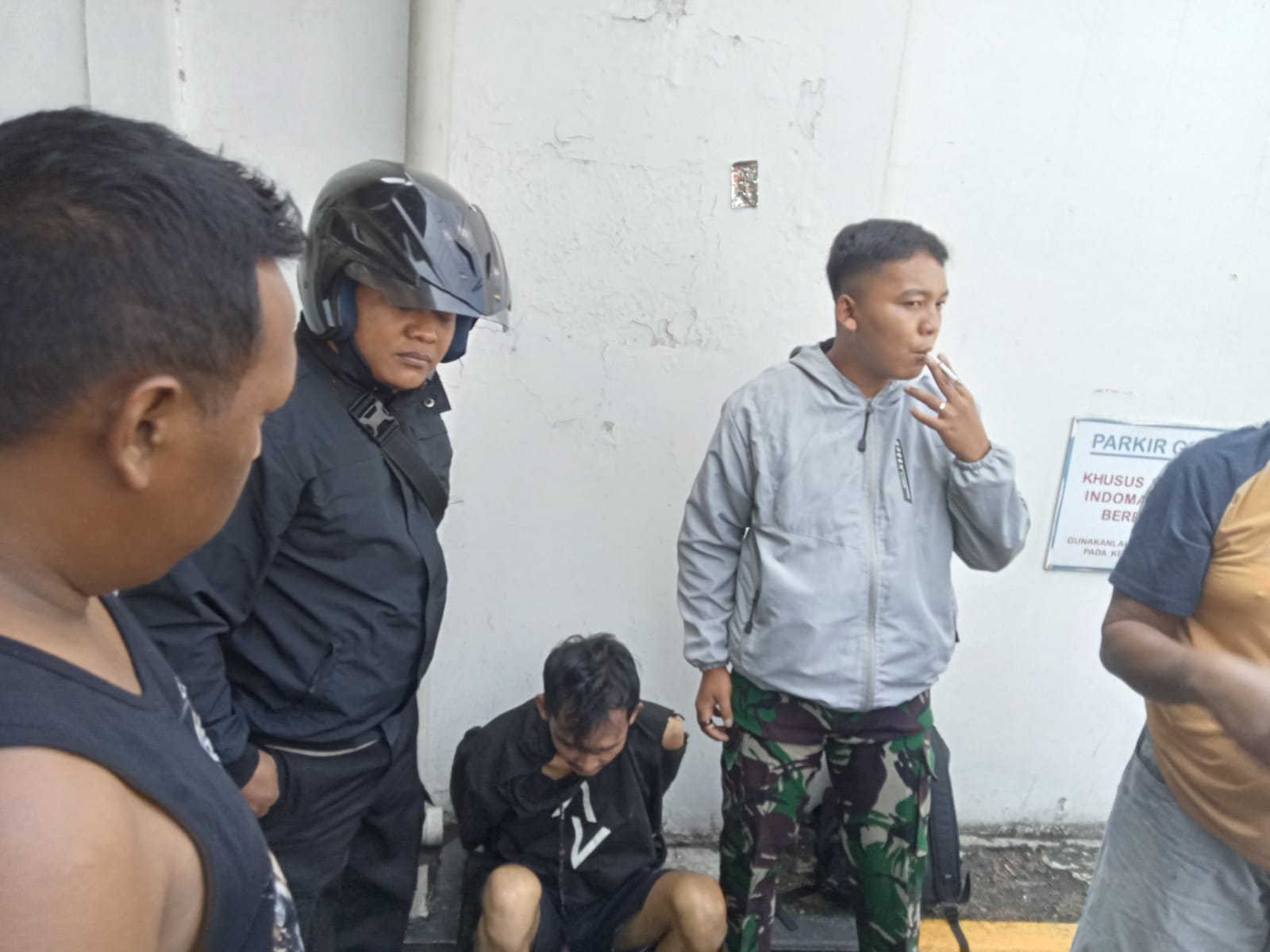 Pelaku penodongan kasir Infomaret Pudakpayung, Banyumanik, Kota Semarang saat diamankan.