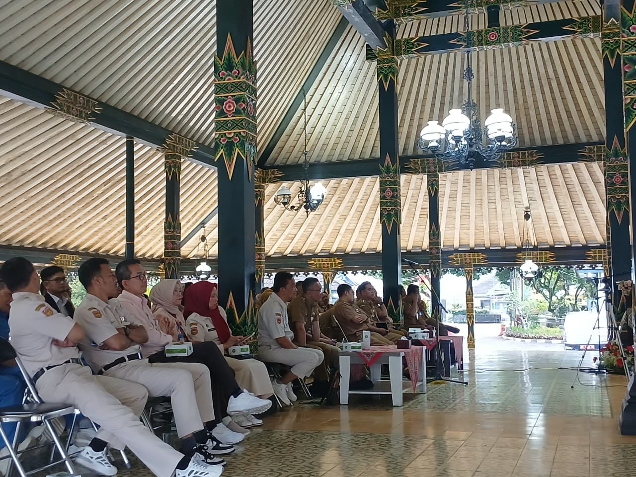 Kegiatan di Pendopo Kabupaten Wonosobo. Saat ini Pemkab membuka seleksi untuk mengisi kekosongan jabatan tinggi pratama.