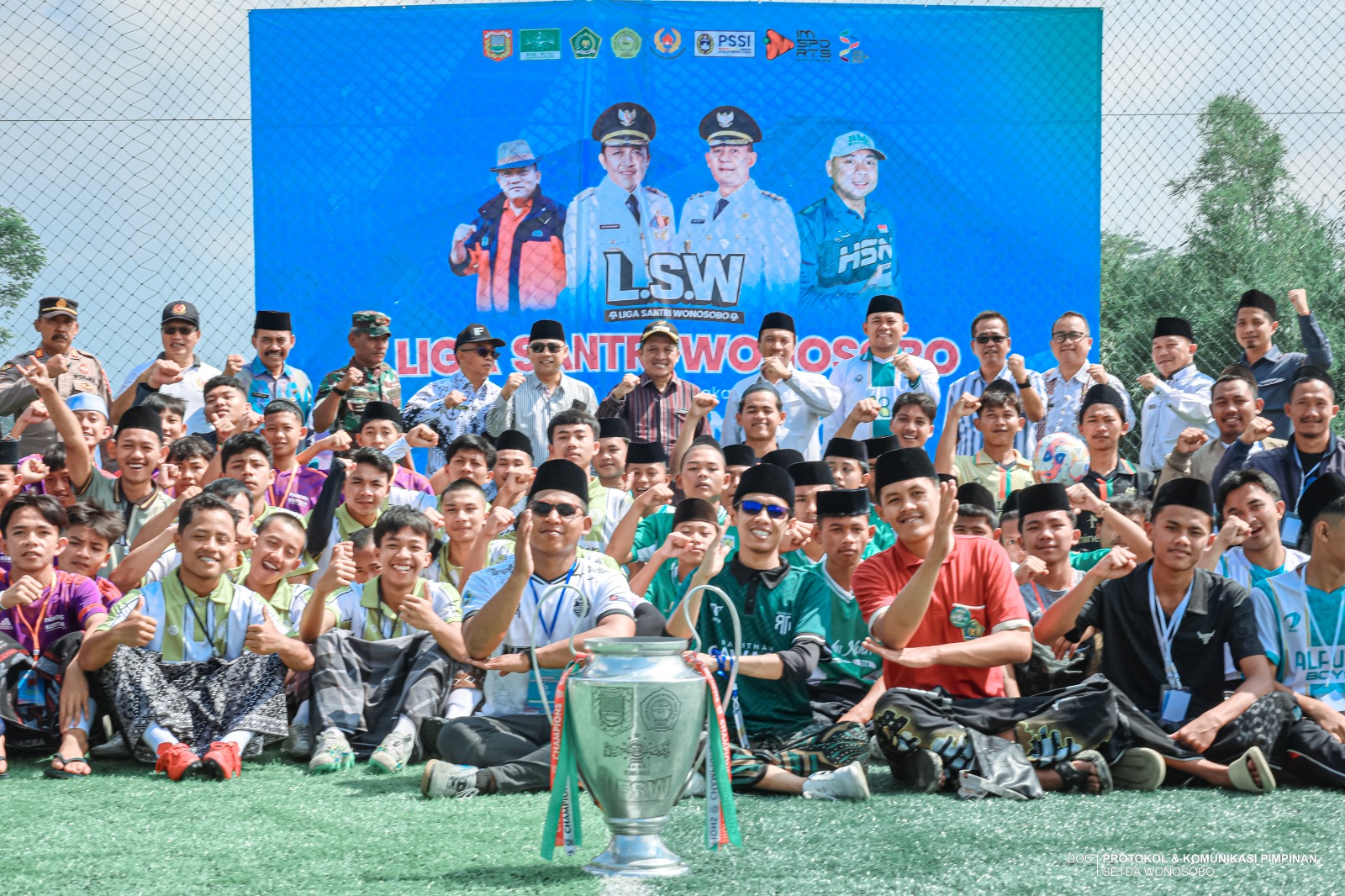 Para santri di Wonosobo siap berlaga di ajang  futsal dalam Liga Santri Wonosobo 2025.
