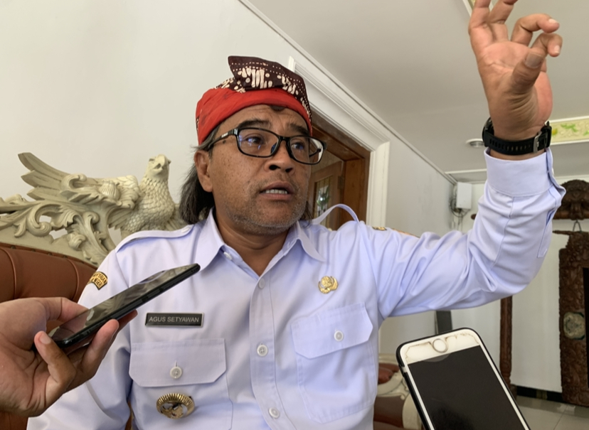 Bupati Temanggung Agus Setyawan, saat diwawancara, Rabu (15/10).