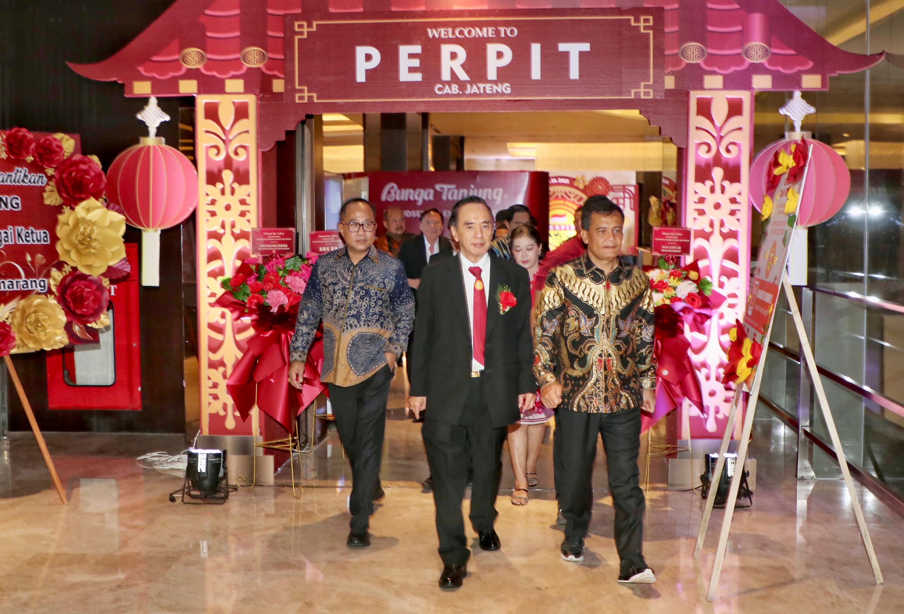Gubernur Jawa Tengah Ahmad Luthfi ketika menghadiri pelantikan pengurus Perpit Jawa Tengah 2025-2030 di PO Hotel Semarang, Sabtu (18/10/2025).