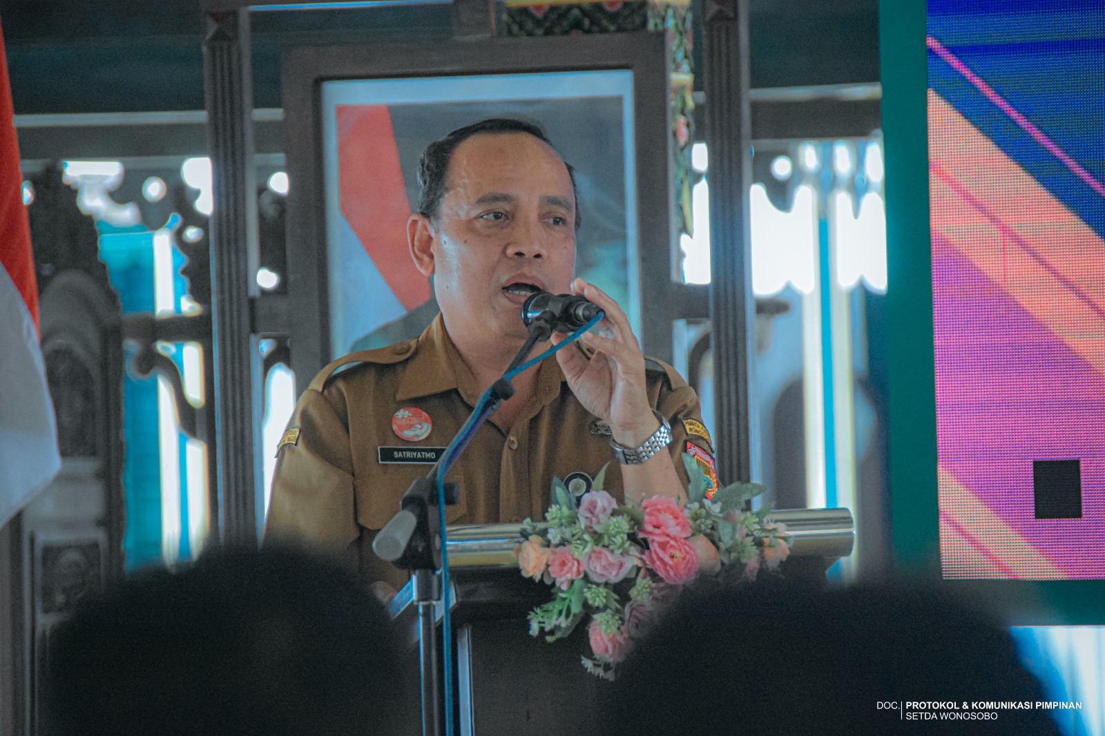 Kabag Prokompim Setda Kabupaten Wonosobo Satriyatmo dalam sosialisasi permohonan layanan baru pada Bagian Prokompim Wonosobo, Senin (20/10/2025) di Pendopo Kabupaten.