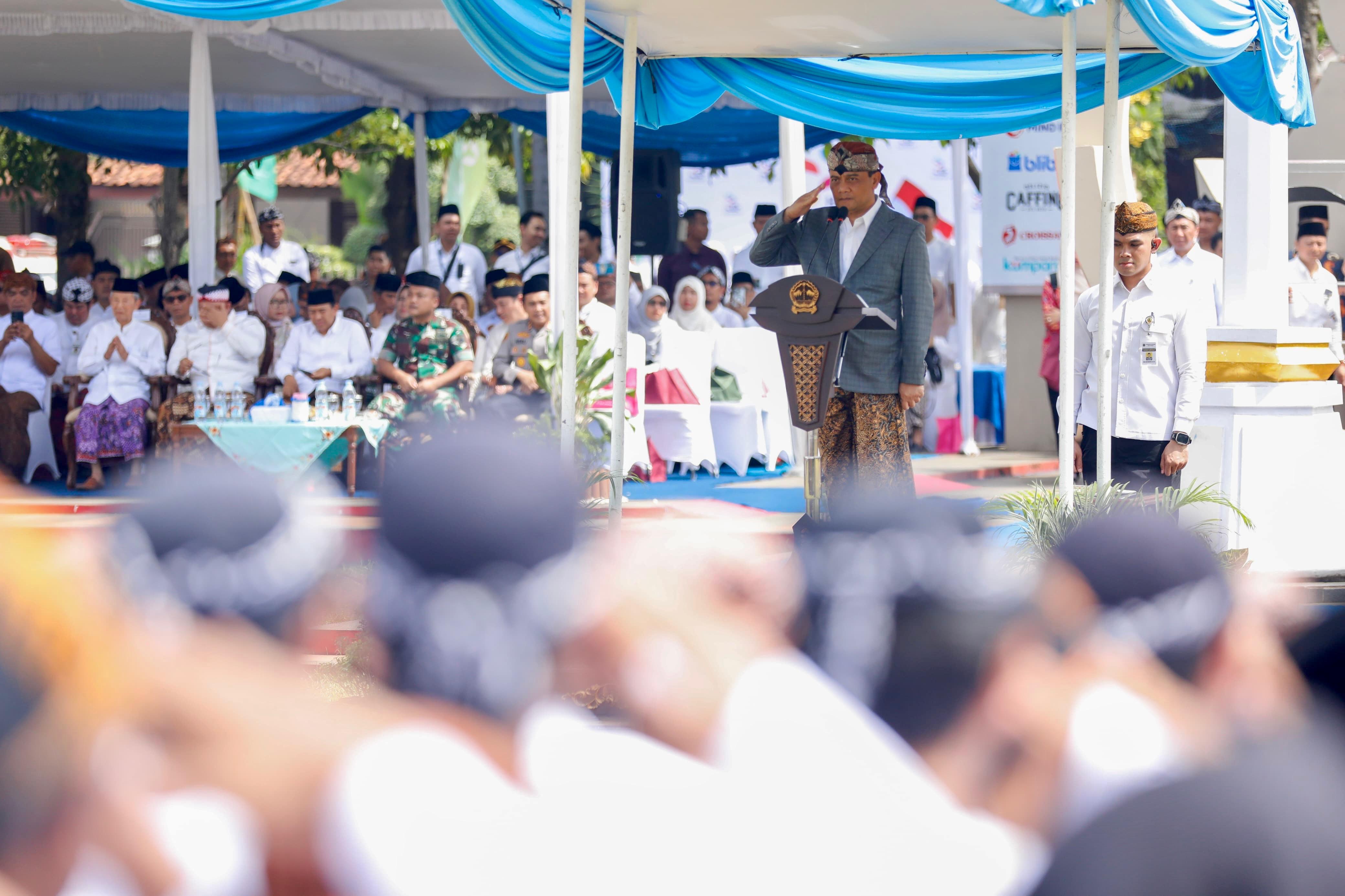 Apel Hari Santri Nasional 2025 yang dipusatkan di Alun-alun Kudus, Rabu (23/10/2025) dipimpin Gubernur Ahmad Luthfi.