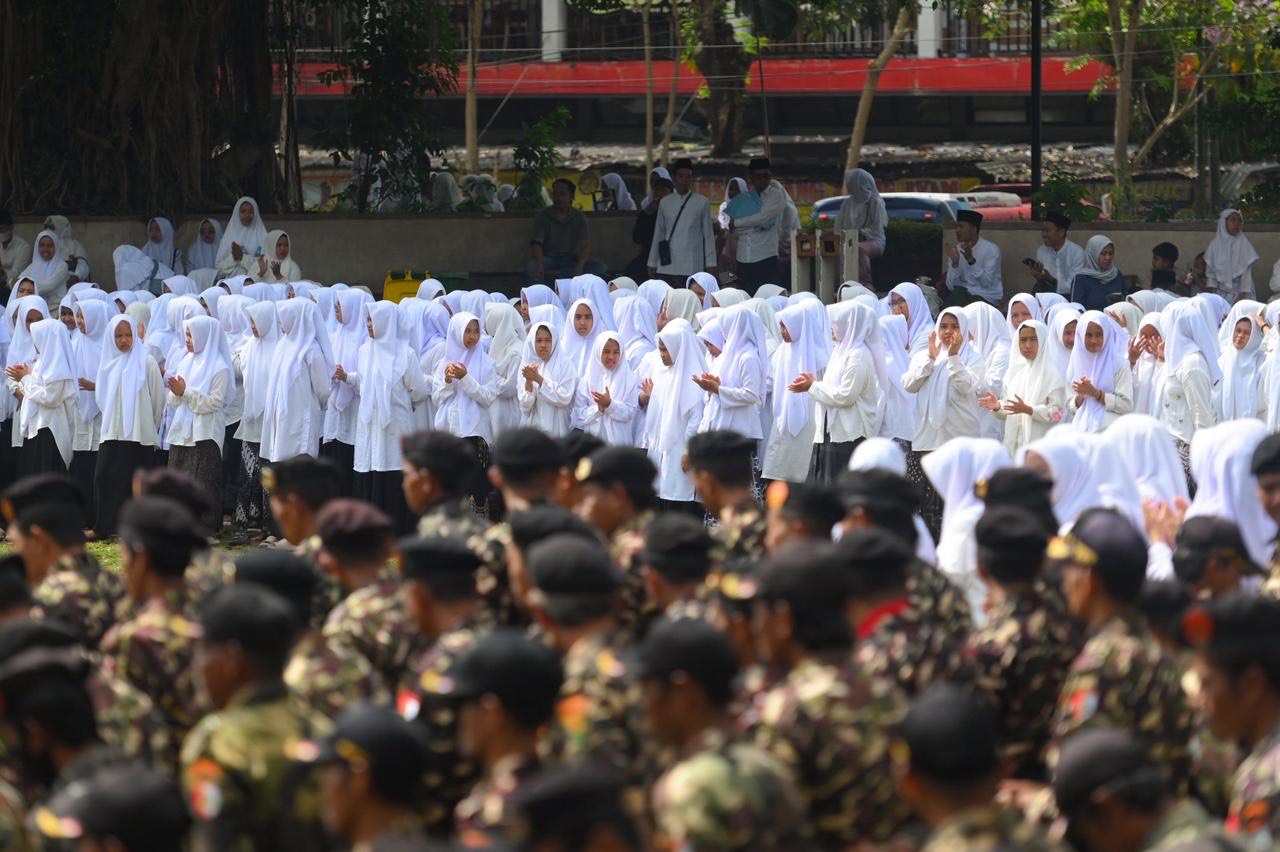 Peringatan Hari Santri di Kabupaten Temanggung yang dipusatkan di Alun-alun Temanggung, Rabu (22/10/2025).