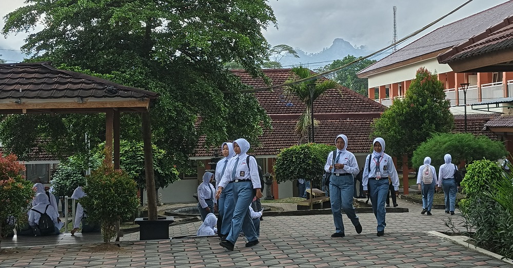 Aktivitas siswa Sekolah Rakyat Menengah Atas (SRMA) 43 yang berlokasi di Sentra Antasena Magelang.&nbsp;