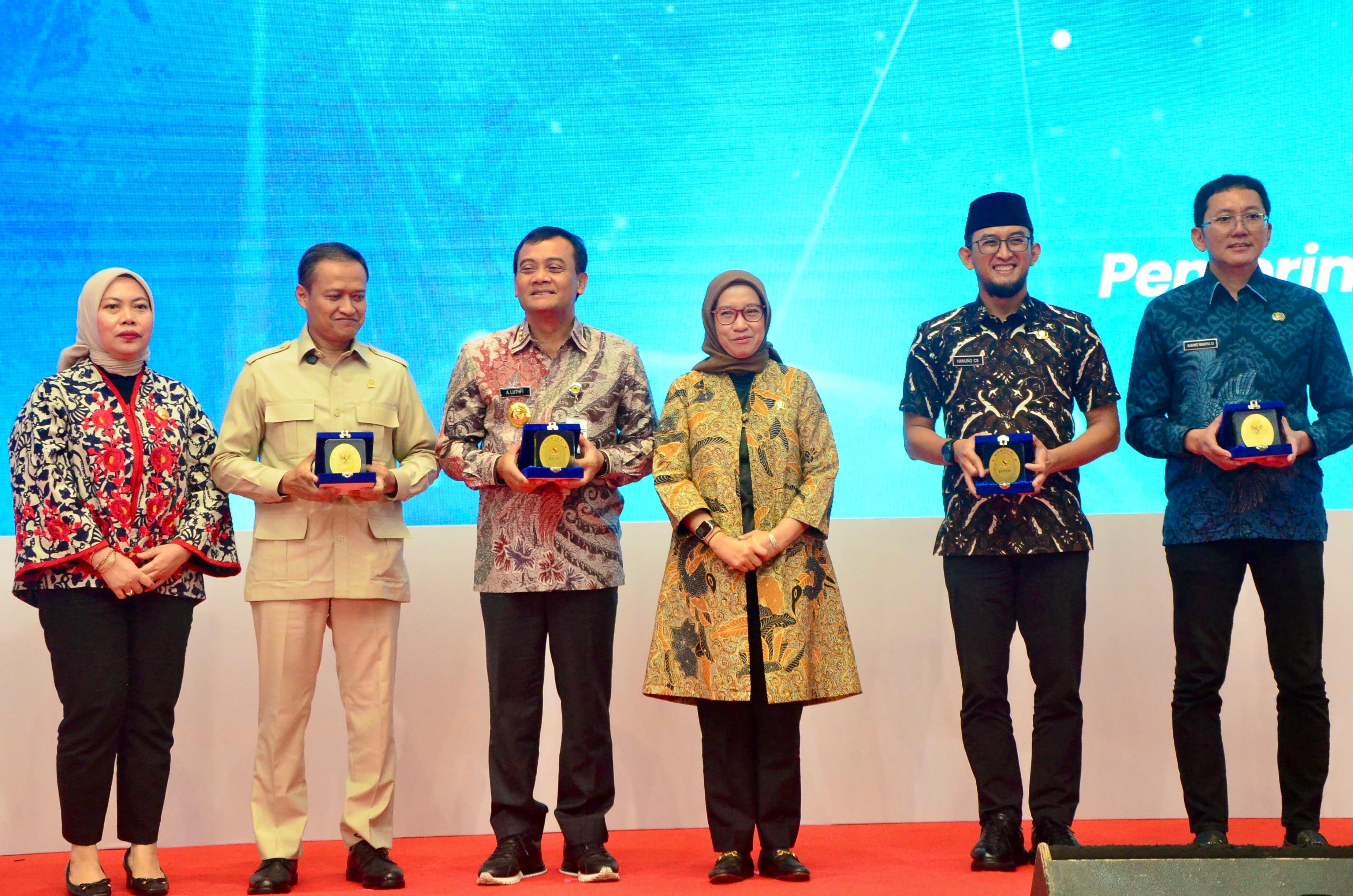 Menteri PAN-RB Rini Widyantini mengapresiasi pemerintahan kolaboratif Gubernur Jawa Tengah Ahmad Luthfi.