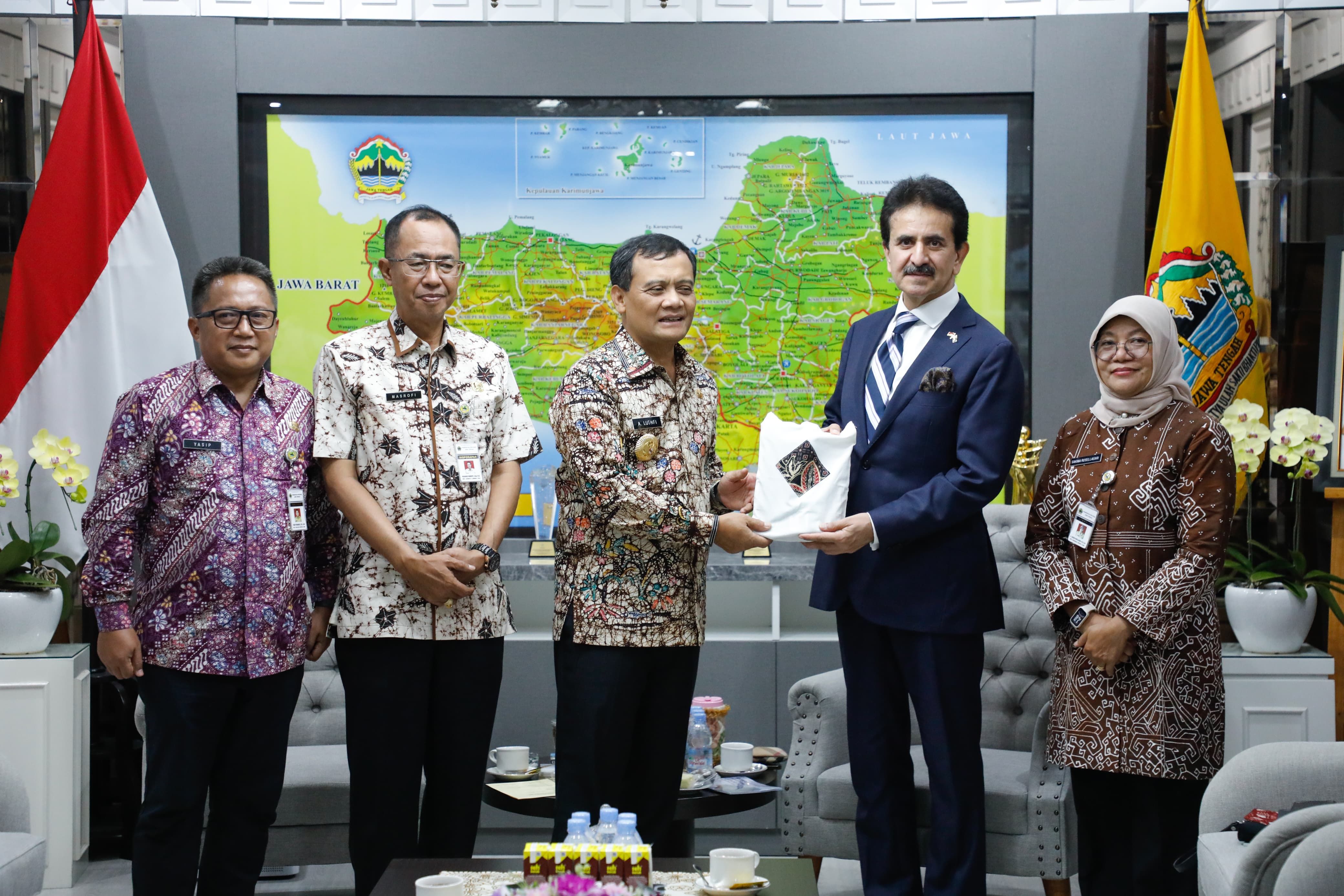 Gubernur Ahmad Luthfi menerima Duta Besar Pakistan untuk Indonesia Zahid Hafeez Chaudhri di Semarang, Jumat (31/10/2025).