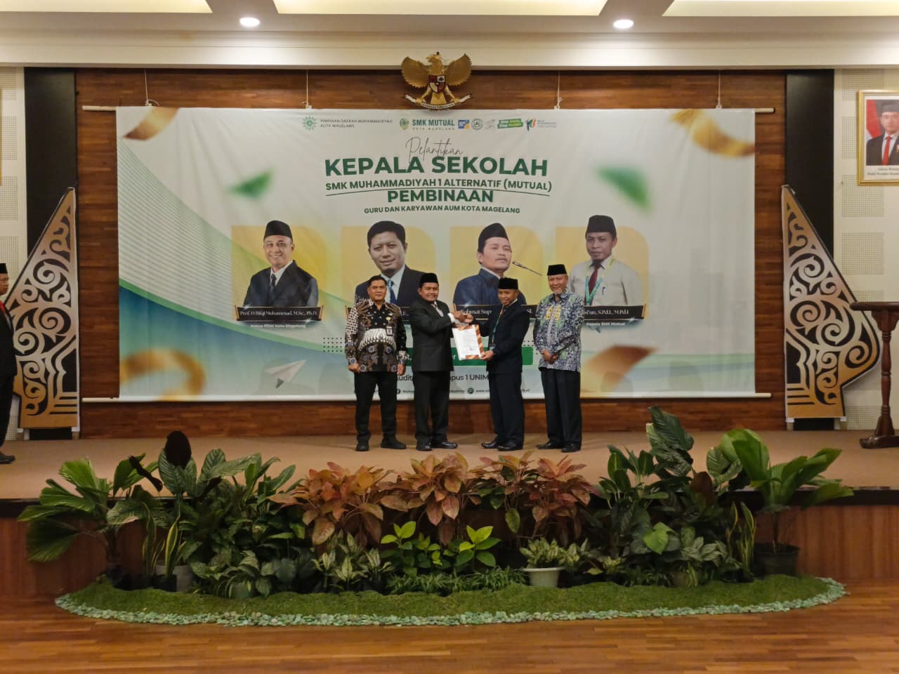 Pelantikan Kepala SMK Mutual, Wasi&rsquo;un, S.Pd.I., M.Pd.I., bersama pimpinan Muhammadiyah Kota Magelang di Auditorium UNIMMA, Jumat (31/10/2025).