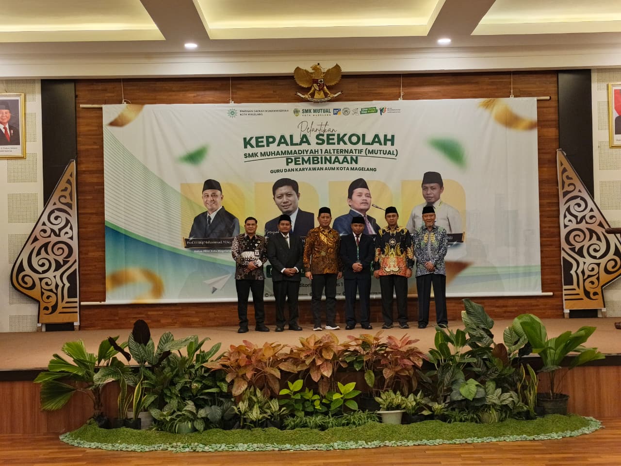 Momen peluncuran nama baru SMK Muhammadiyah 1 Alternatif menjadi SMK Mutual Kota Magelang di Auditorium UNIMMA, Jumat (31/10/2025).