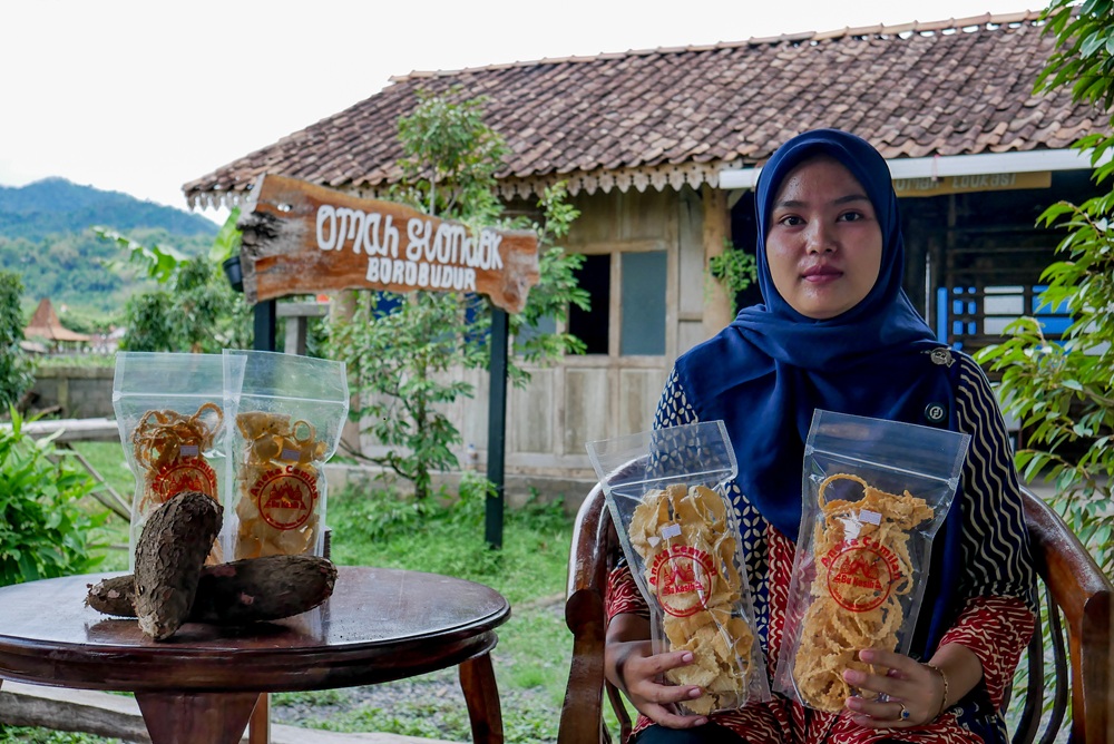 Nindya, pengelola sekaligus pemilik dari UMKM Omah Slondok Borobudur
