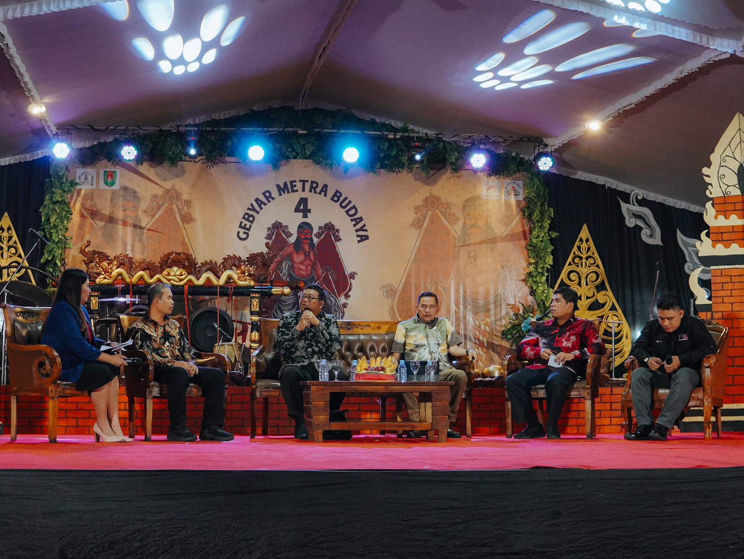 Talkshow &ldquo;Gempur Rokok Ilegal dan Pemanfaatan DBHCHT&rdquo; di Festival Gaboet Fest 2025 di Dusun Bengkrel 1 Desa Salaman, Kecamatan Salaman, Kabupaten Magelang, Sabtu (1/11/2025) malam.