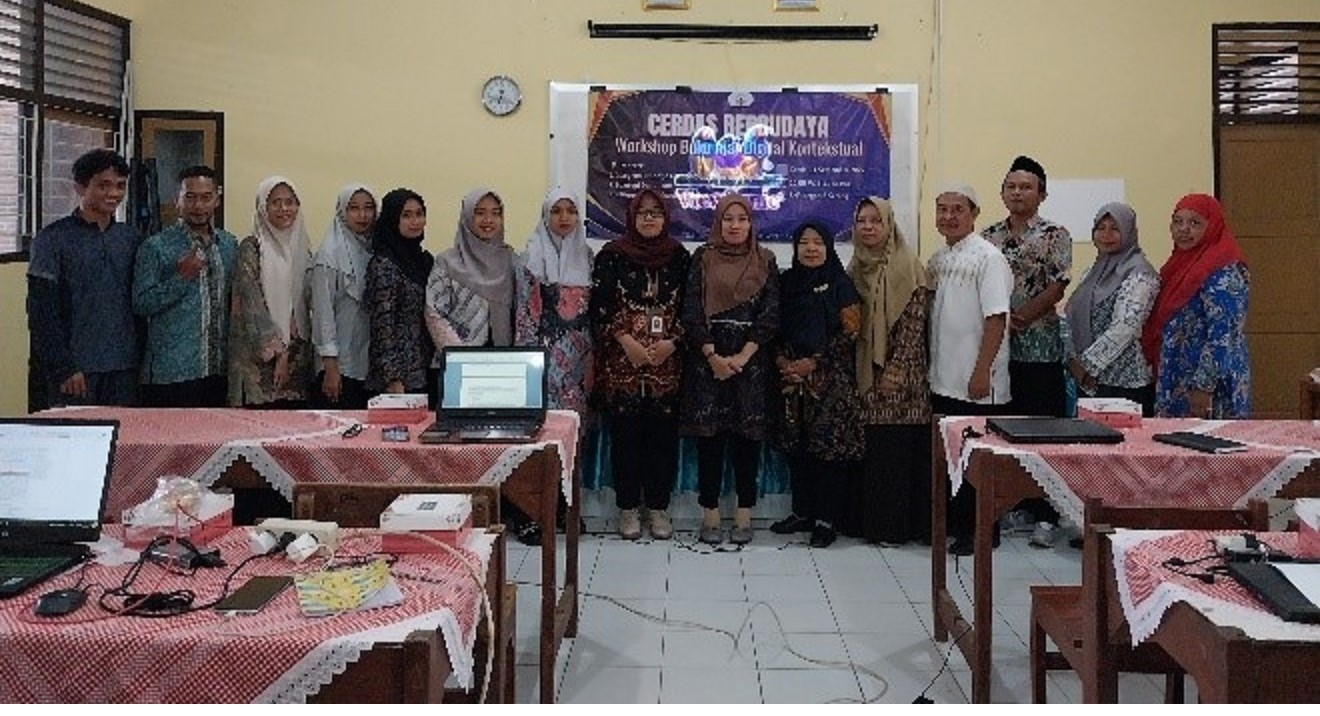 Tim PKM Untidar workshop &ldquo;Implementasi Buku Digital Berlatar Budaya dan Sastra Lokal sebagai Media Literasi Berwawasan Multikultural&rdquo; di SMPN 3 Secang, Kabupaten Magelang, Selasa (14/10/2025).