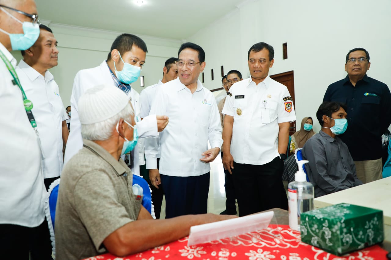 Gubernur Ahmad Luthfi bersam Wamenkes Benjamin Paulus Oktavianus ketika mengunjungi kegitan speling di Boyolali, Rabu (5/11/2025).