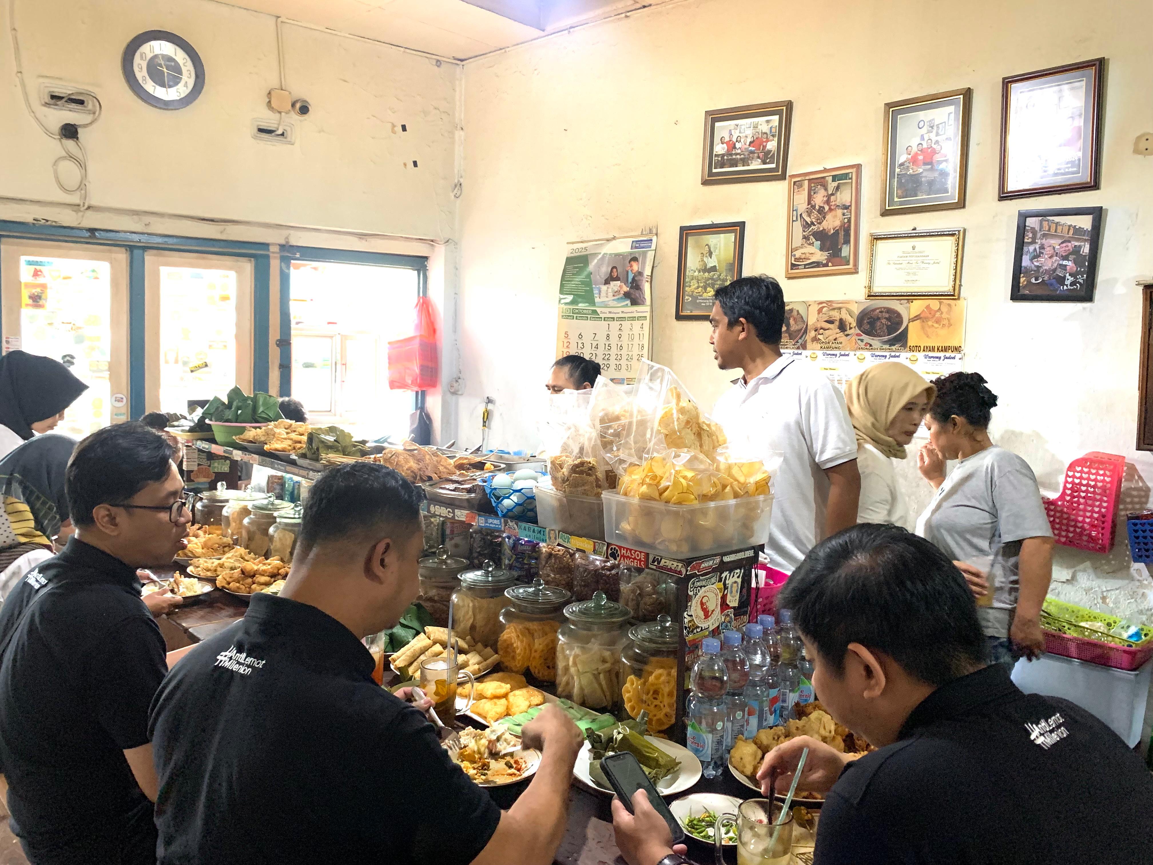 Tampak suasana dalam Waroeng Jadoel Temanggung