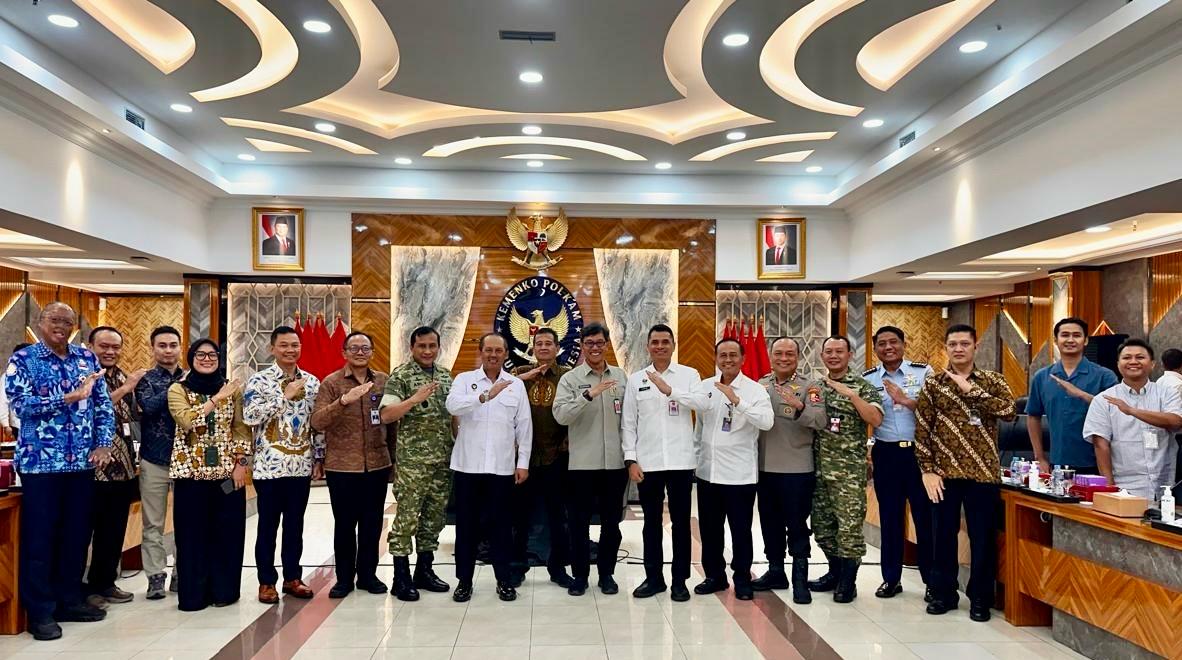Kemenko Polkam mengadakan rapat lintas sektor untuk menghadapi libur Nataru 2025.