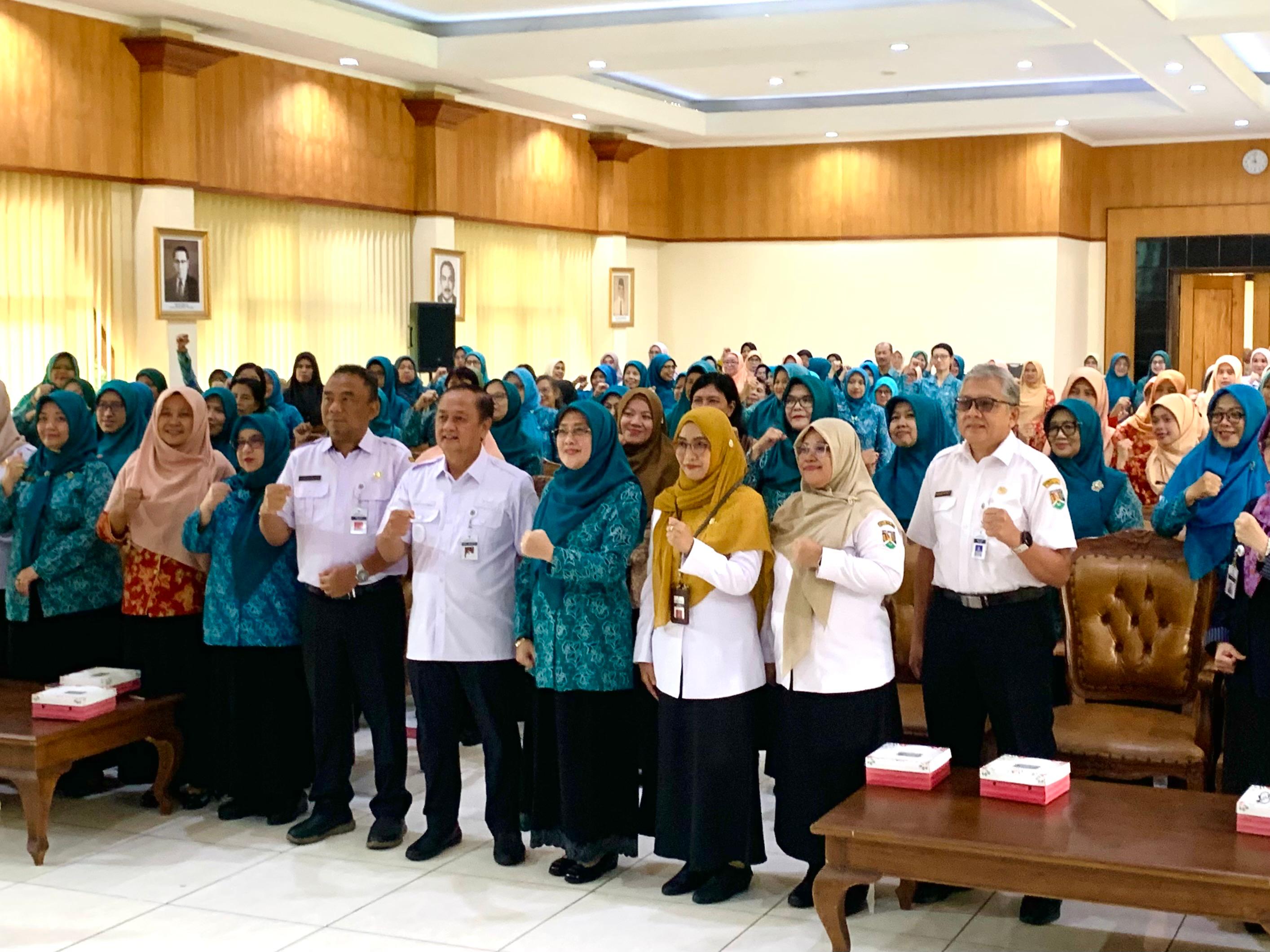 Wakil Walikota Magelang dr. Sri Harso, M.Kes., Sp.S. membuka acara Seminar Kesehatan dalam Rangka HKN Ke-61