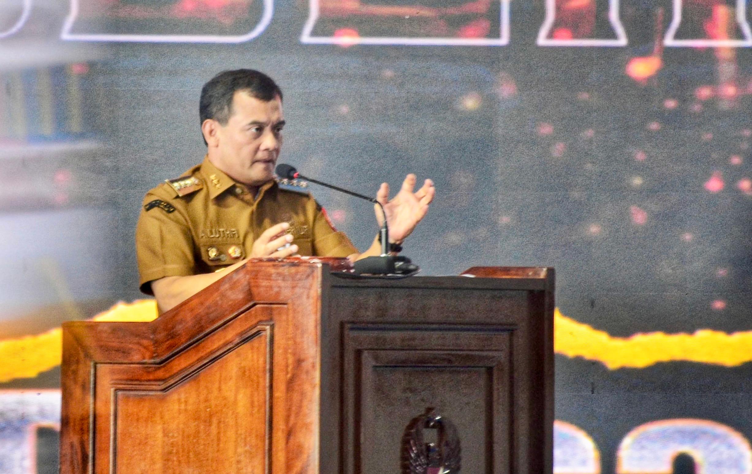 Gubernur Ahmad Luthfi ketika berbicara dalam apel Dansatkowil di Banyumas, Kamis (13/11/2025).
