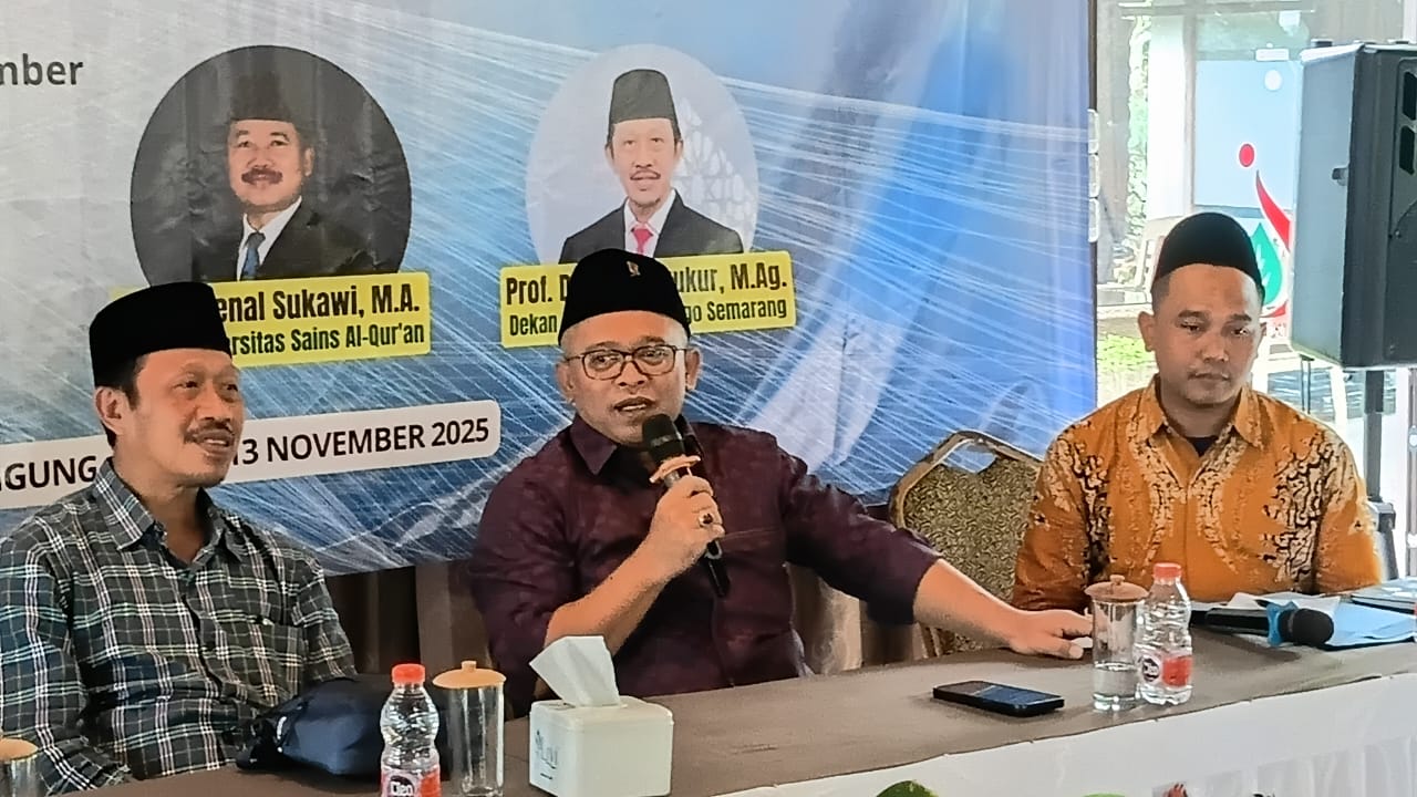 Seminar Digital Santri: Aman, Bijak, dan Bermoral di Dunia Maya yang diadakan Ditjen Pontren Kementerian Agama bekerja sama dengan UIN Walisongo Semarang di Kabupaten Temanggung, Kamis (13/11/2025)