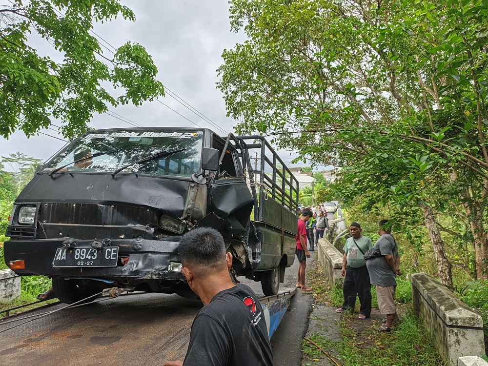 Mobil pikap yang terlibat kecelakaan maut di Jalan Raya Bandongan, Kalikalong, Gandusari, Kecamatan Bandongan, Kabupaten Magelang diamankan Unit Laka Polres Magelang Kota.