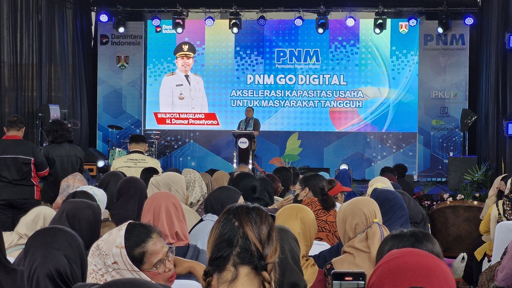 Wali Kota Magelang Damar Prasetyono hadiri acara pengembangan kapasitas usaha bertajuk PNM Go Digital bagi pelaku usaha perempuan Magelang, di Gor Samapta, Kamis (14/11/2025).