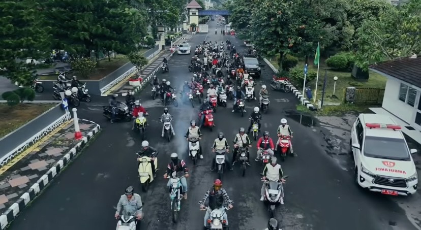 Riding susur jejak peradaban kuno Liyangan sebagai rangkaian Hari Jadi Temanggung, Sabtu (15/11/2025).