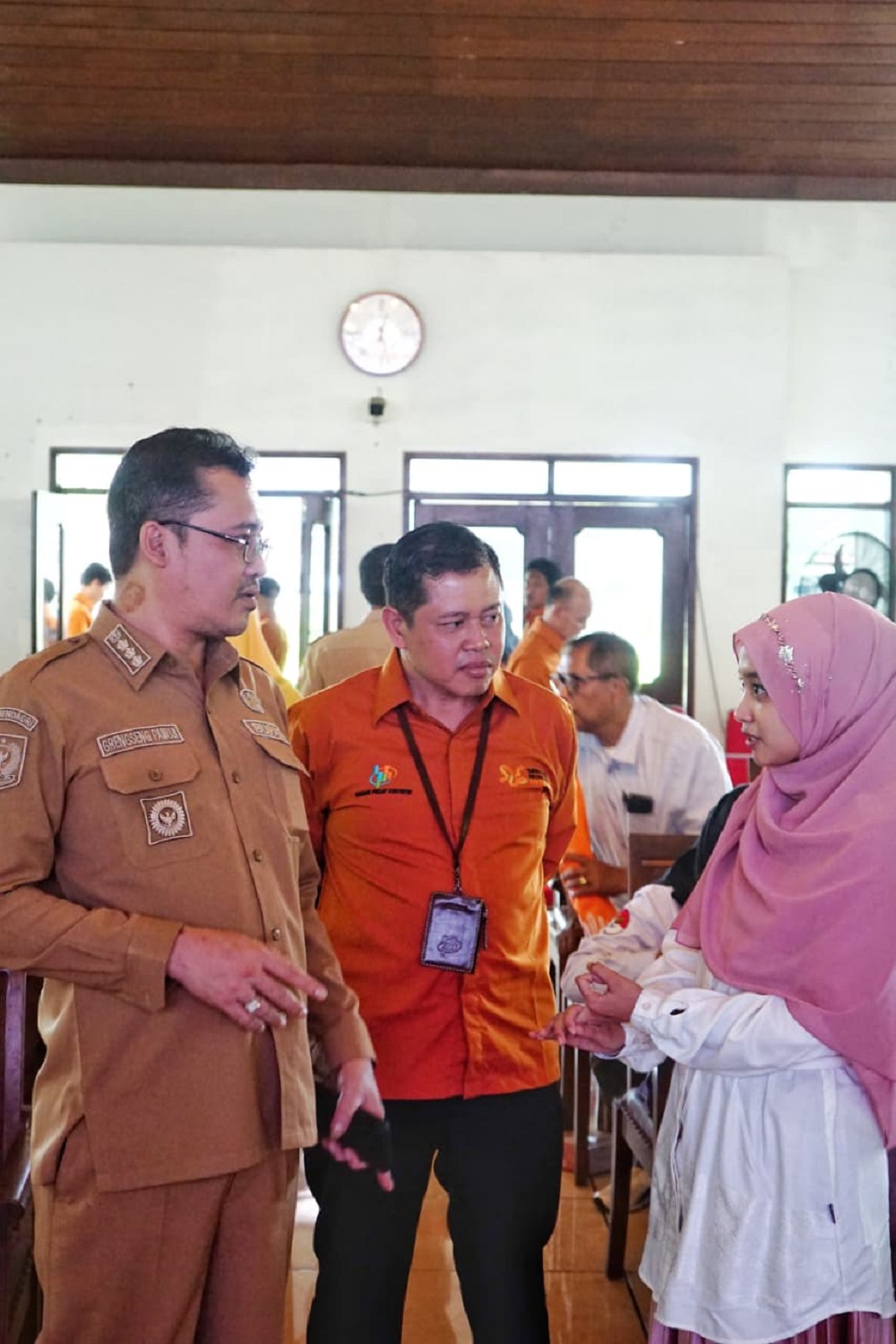 Bupati Magelang Grengseng Pamuji dan Kepala BPS Kabupaten Magelang Kus Haryoto saat memberikan arahan.