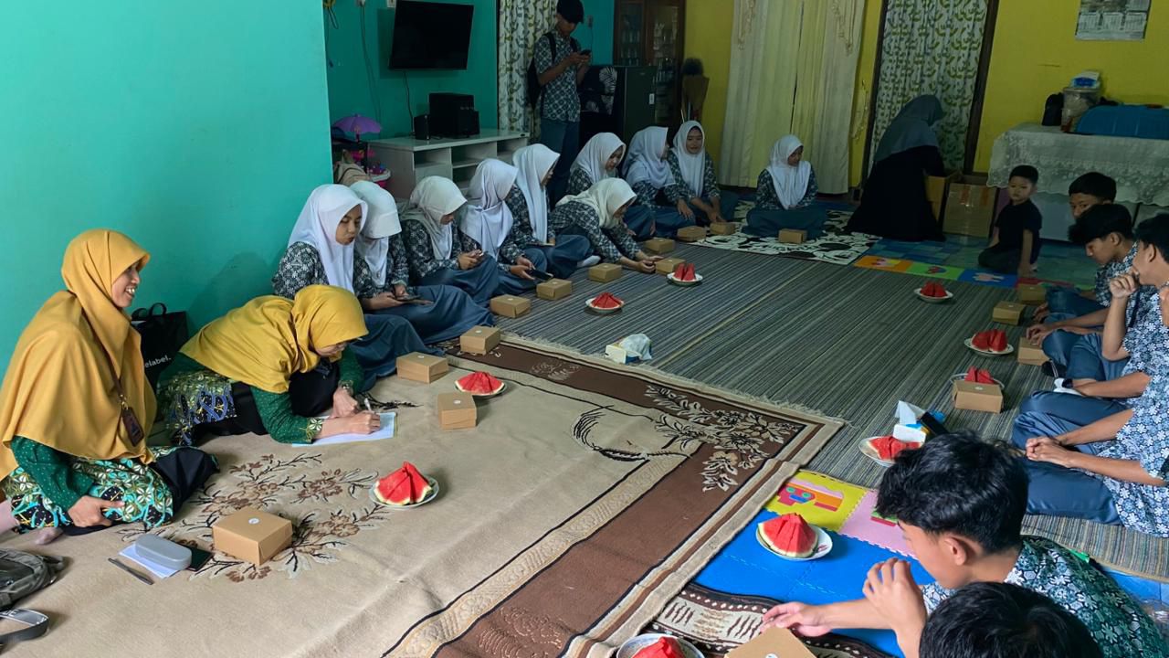 Siswa SMA Muhammadiyah Wonosobo mengikuti pengajian serentak yang diadakan Rabu (19/11/2025).